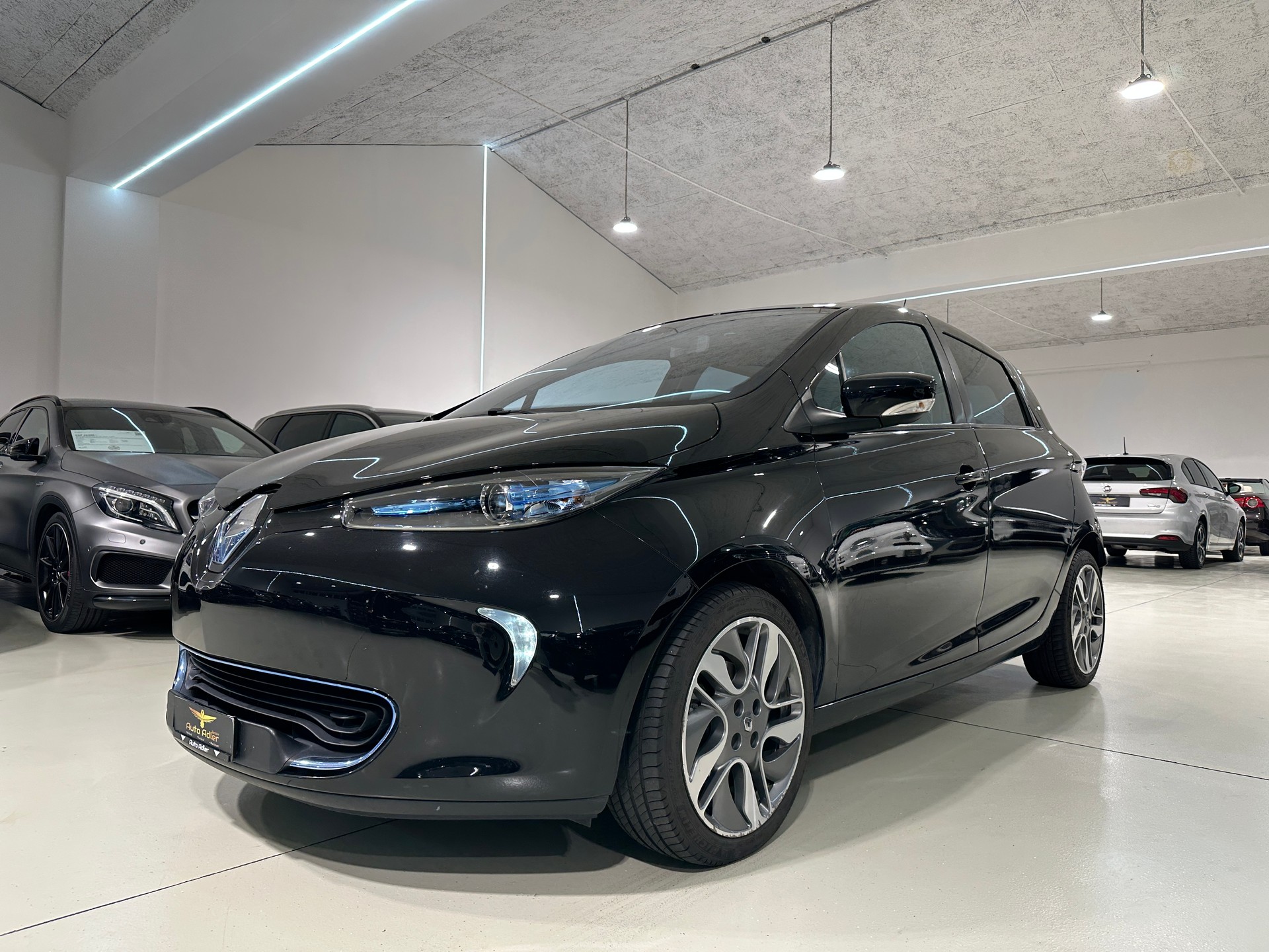 RENAULT Zoe Intens Q210-showroom-element-2