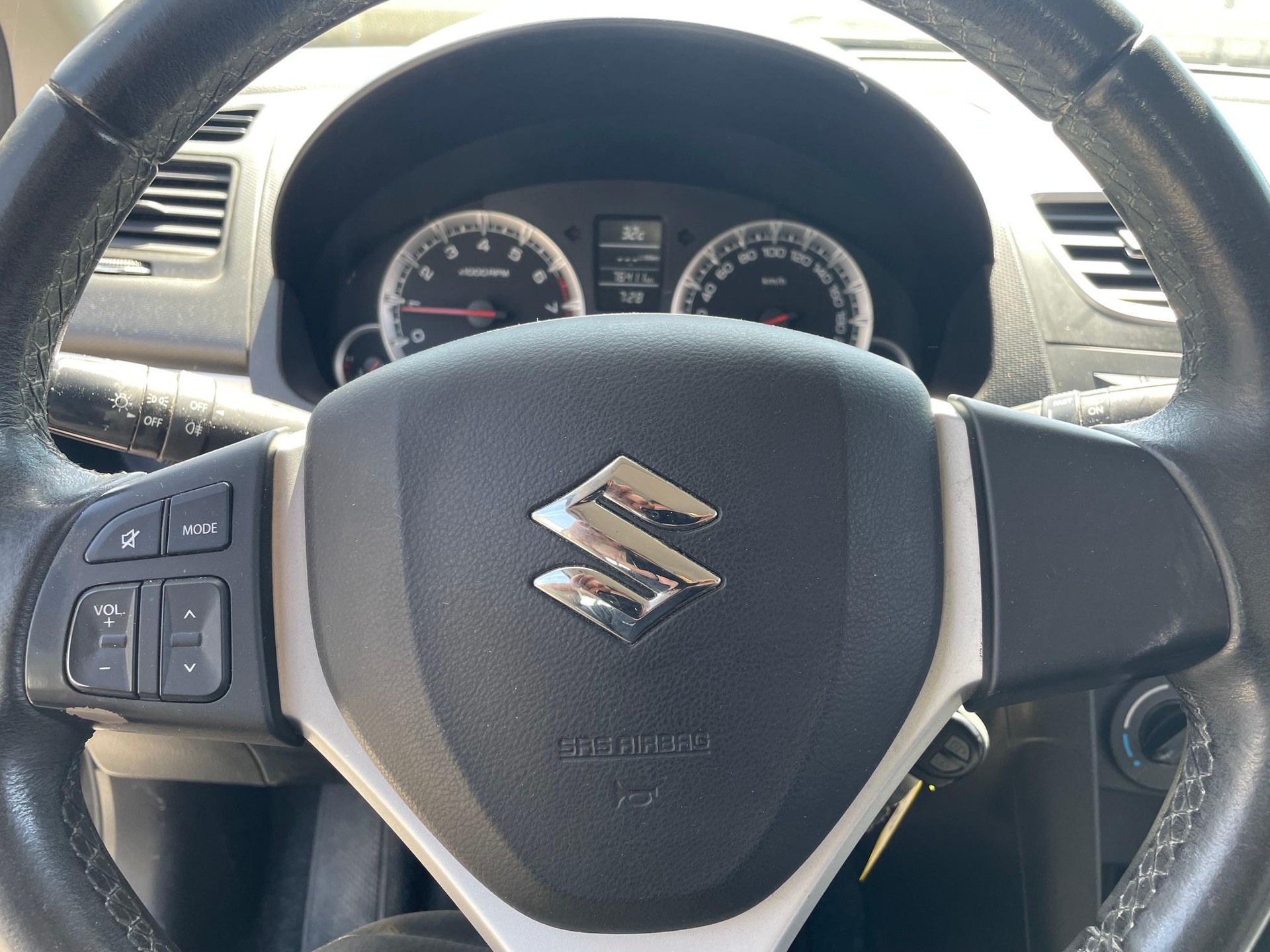 SUZUKI Swift 1.2 GL 4x4-image-6
