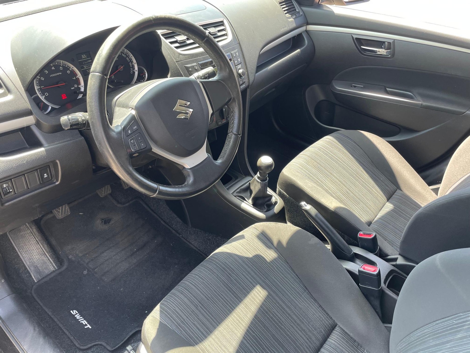 SUZUKI Swift 1.2 GL 4x4-image-4