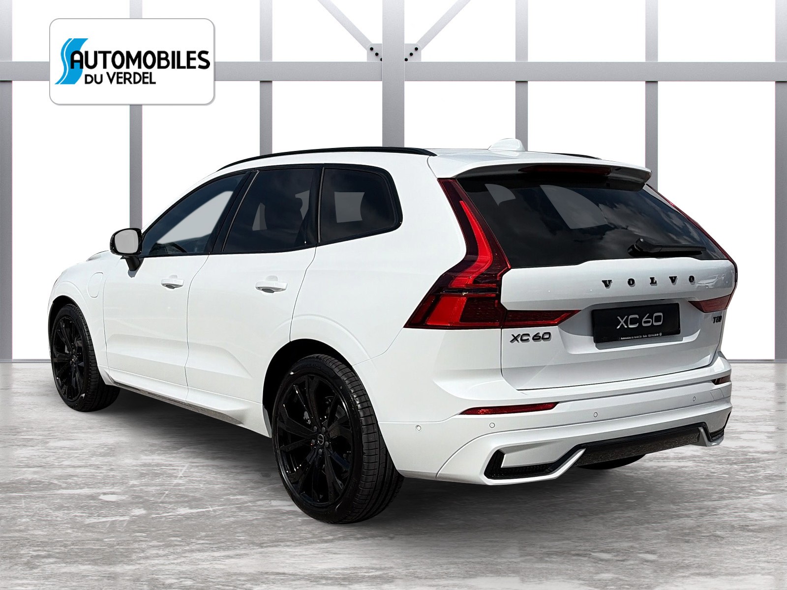 VOLVO XC60 2.0 T8 TE Black Edition eAWD-image-2