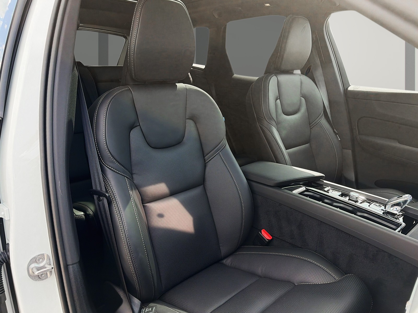 VOLVO XC60 2.0 T8 TE Black Edition eAWD-image-8