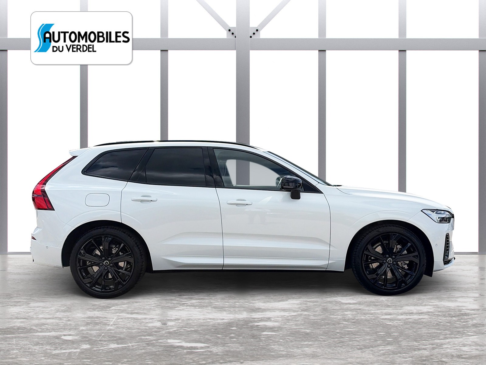 VOLVO XC60 2.0 T8 TE Black Edition eAWD-image-5