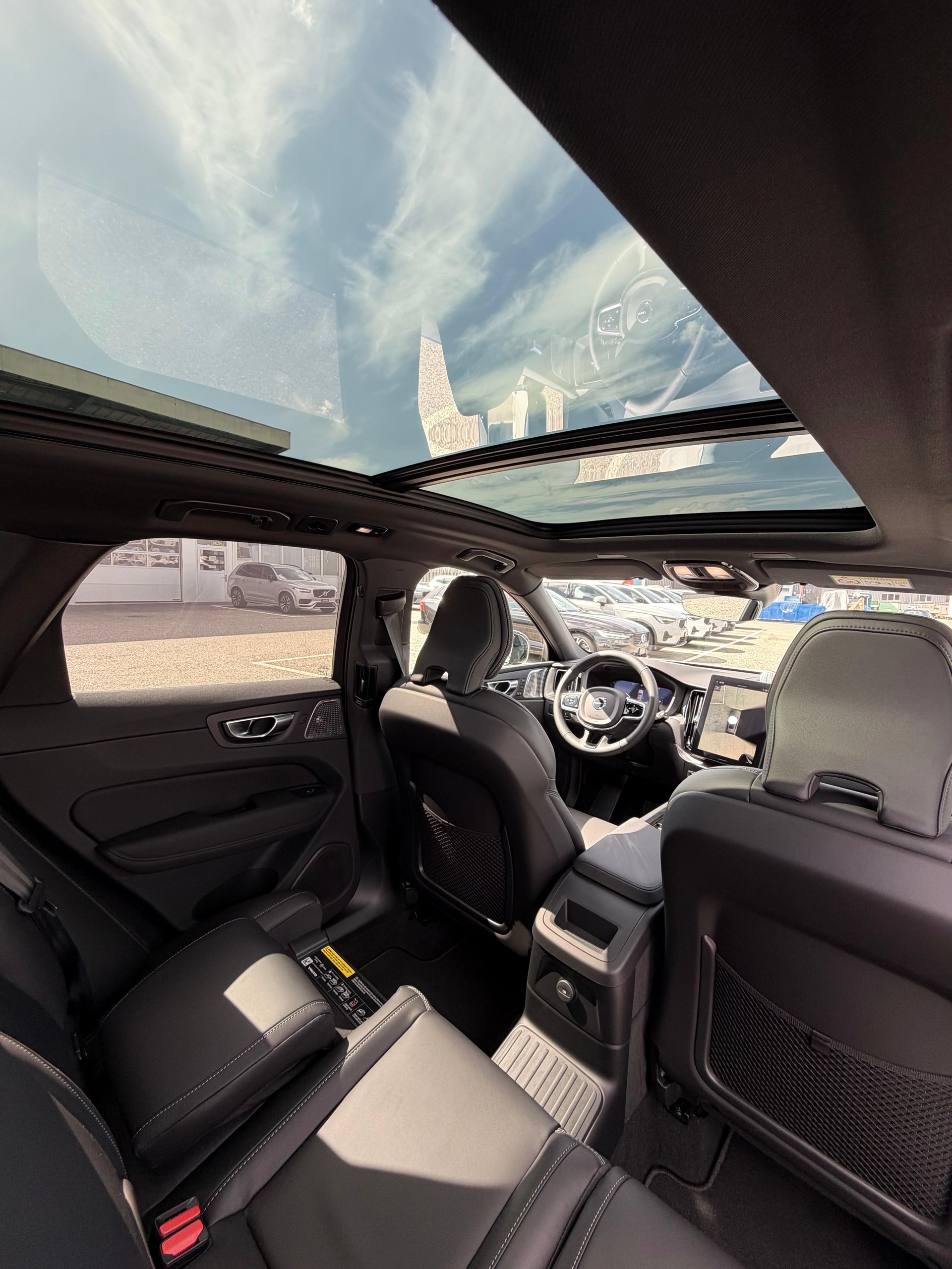 VOLVO XC60 2.0 T8 TE Black Edition eAWD-image-17