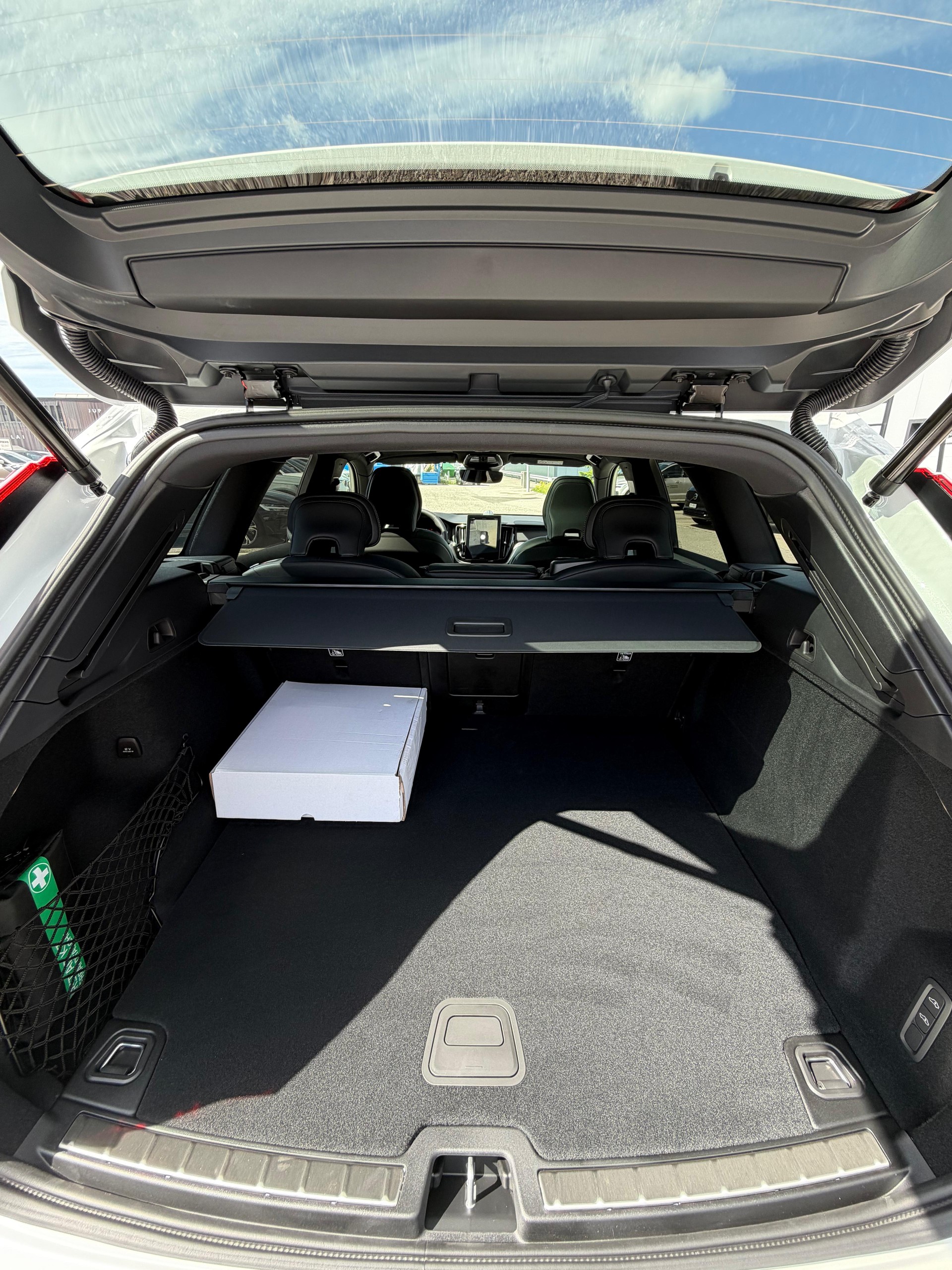VOLVO XC60 2.0 T8 TE Black Edition eAWD-image-19