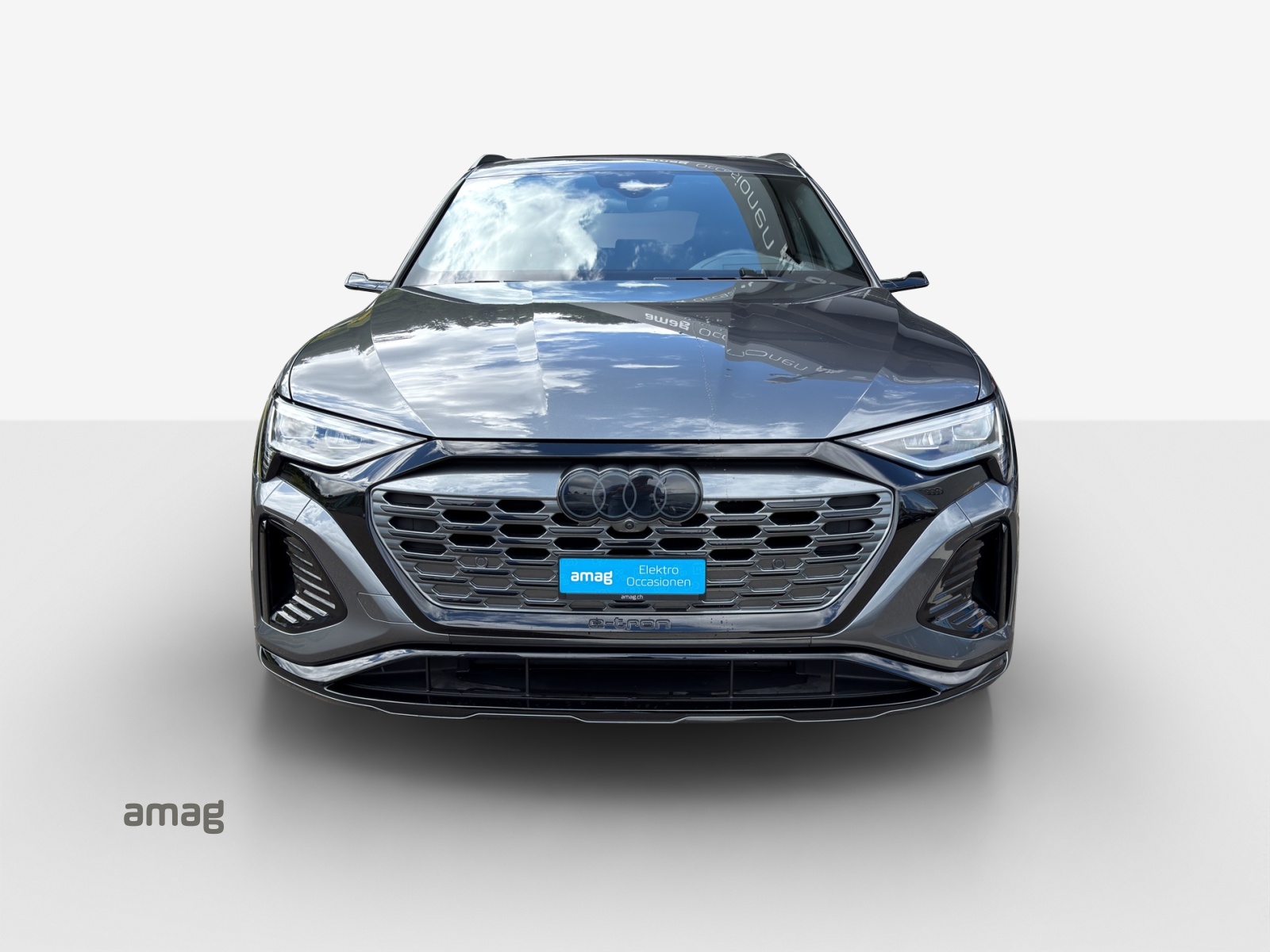 AUDI Q8 55 e-tron Black Edition quattro-image-6