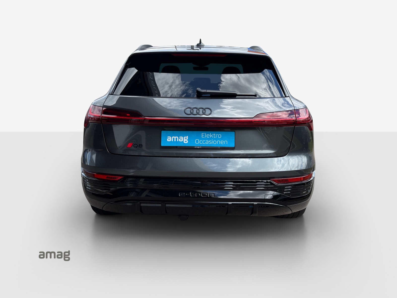 AUDI Q8 55 e-tron Black Edition quattro-showroom-element-3