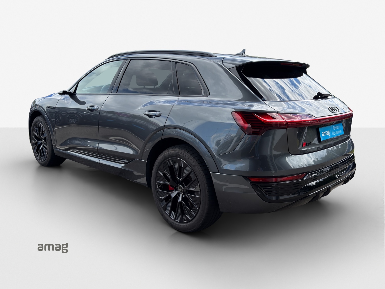 AUDI Q8 55 e-tron Black Edition quattro-showroom-element-2