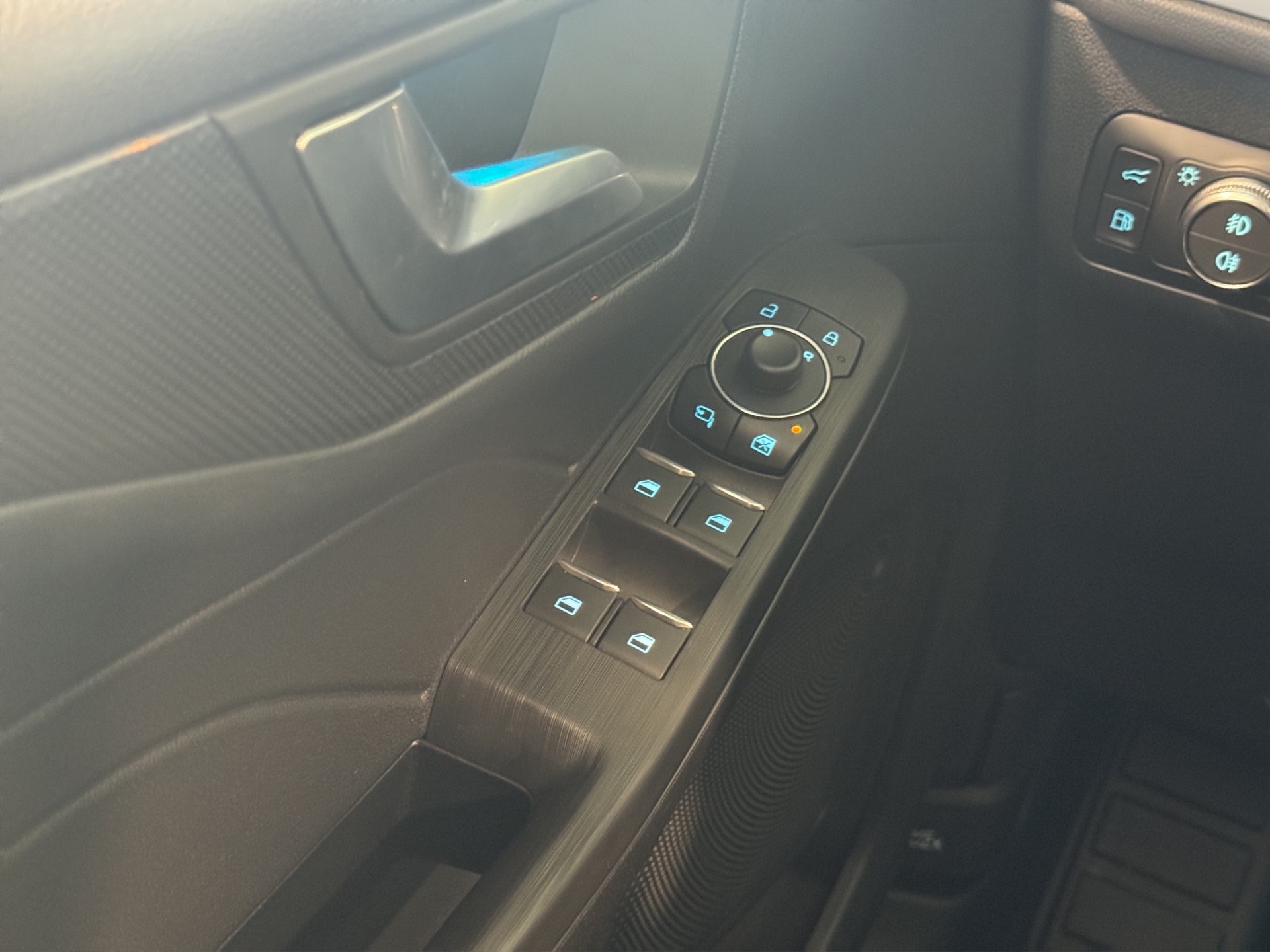 FORD Kuga 2.5 PHEV ST-Line X 2WD-image-11