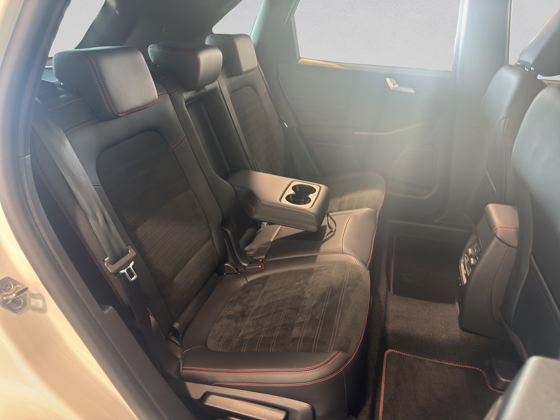 FORD Kuga 2.5 PHEV ST-Line X 2WD-image-17