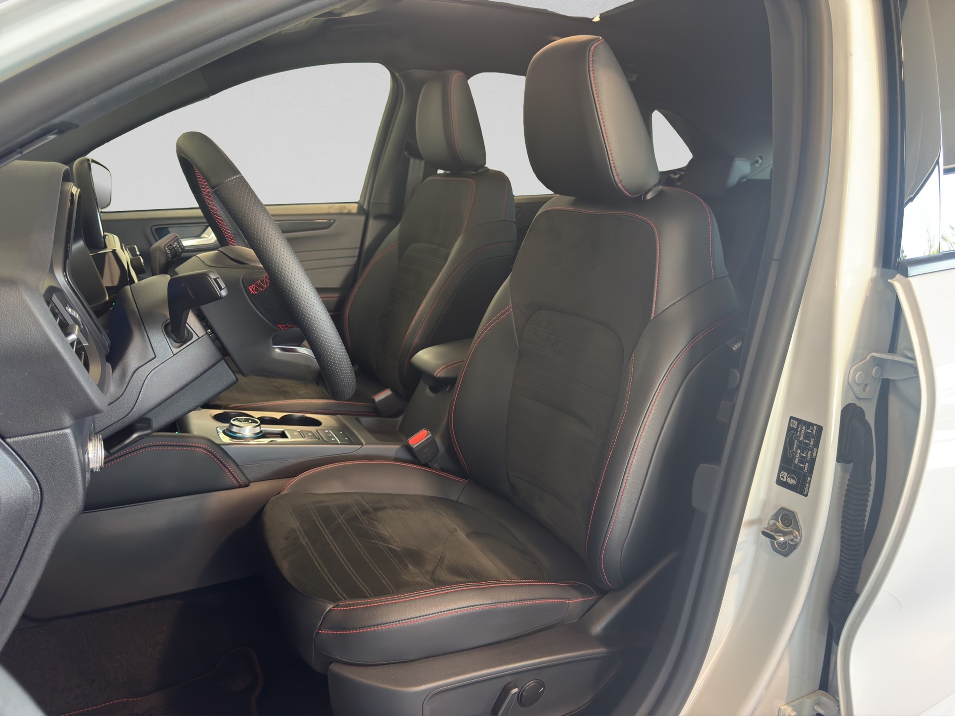 FORD Kuga 2.5 PHEV ST-Line X 2WD-image-8