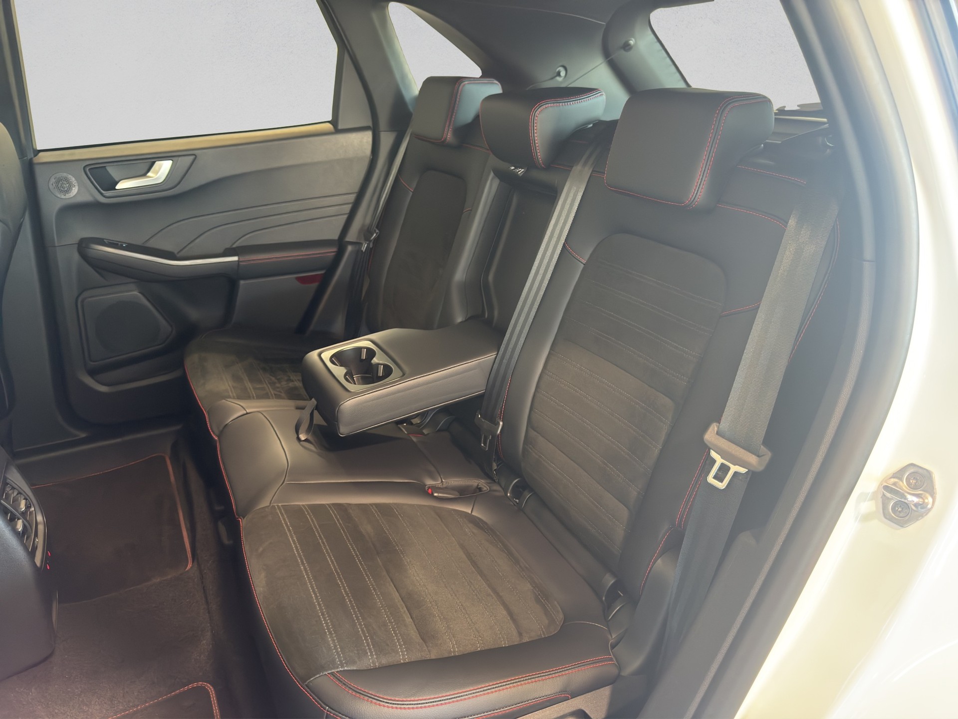 FORD Kuga 2.5 PHEV ST-Line X 2WD-image-12