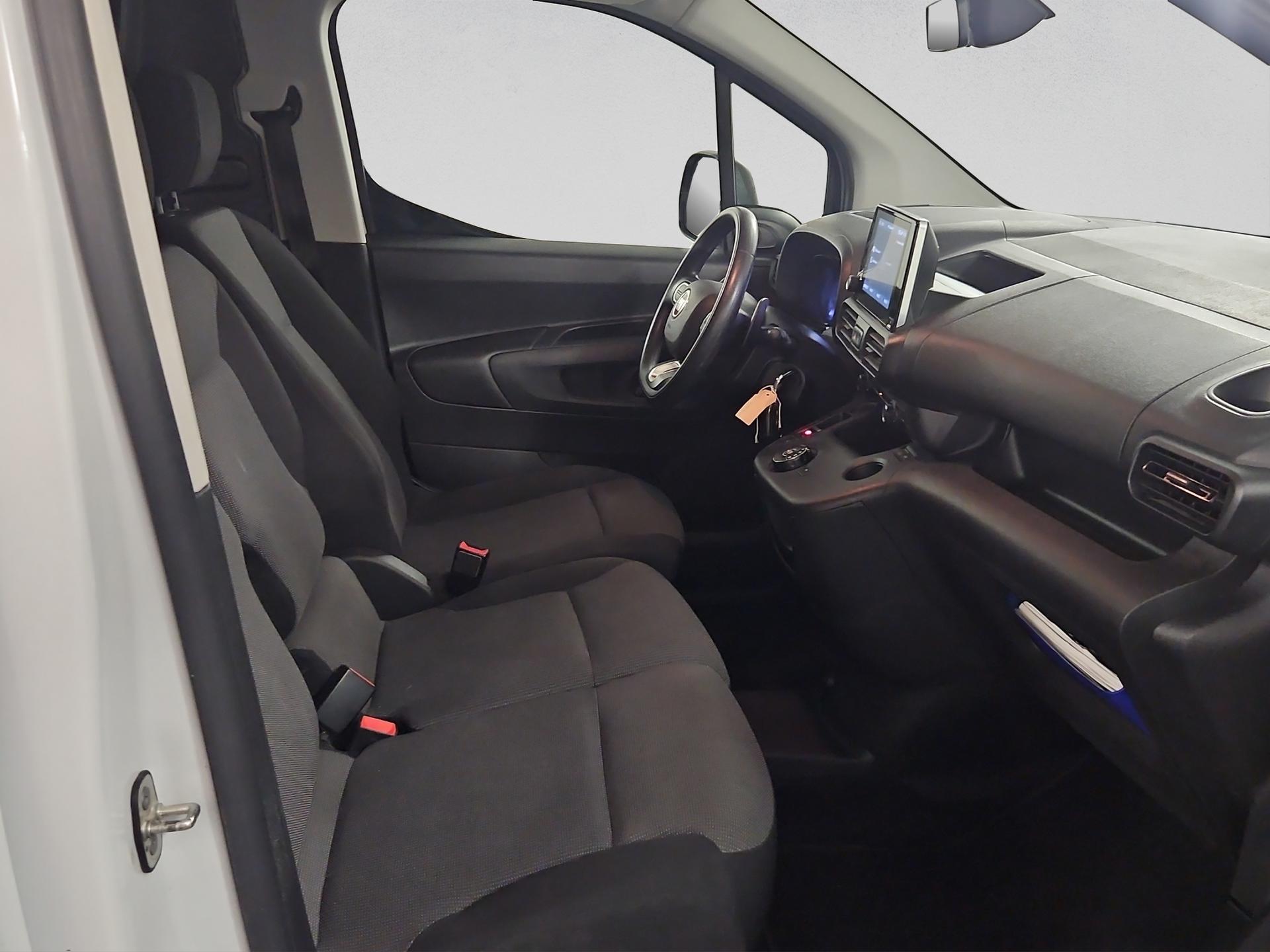 FIAT Doblo 1.5 BlueHDi L1 1000kg Pro A-image-16