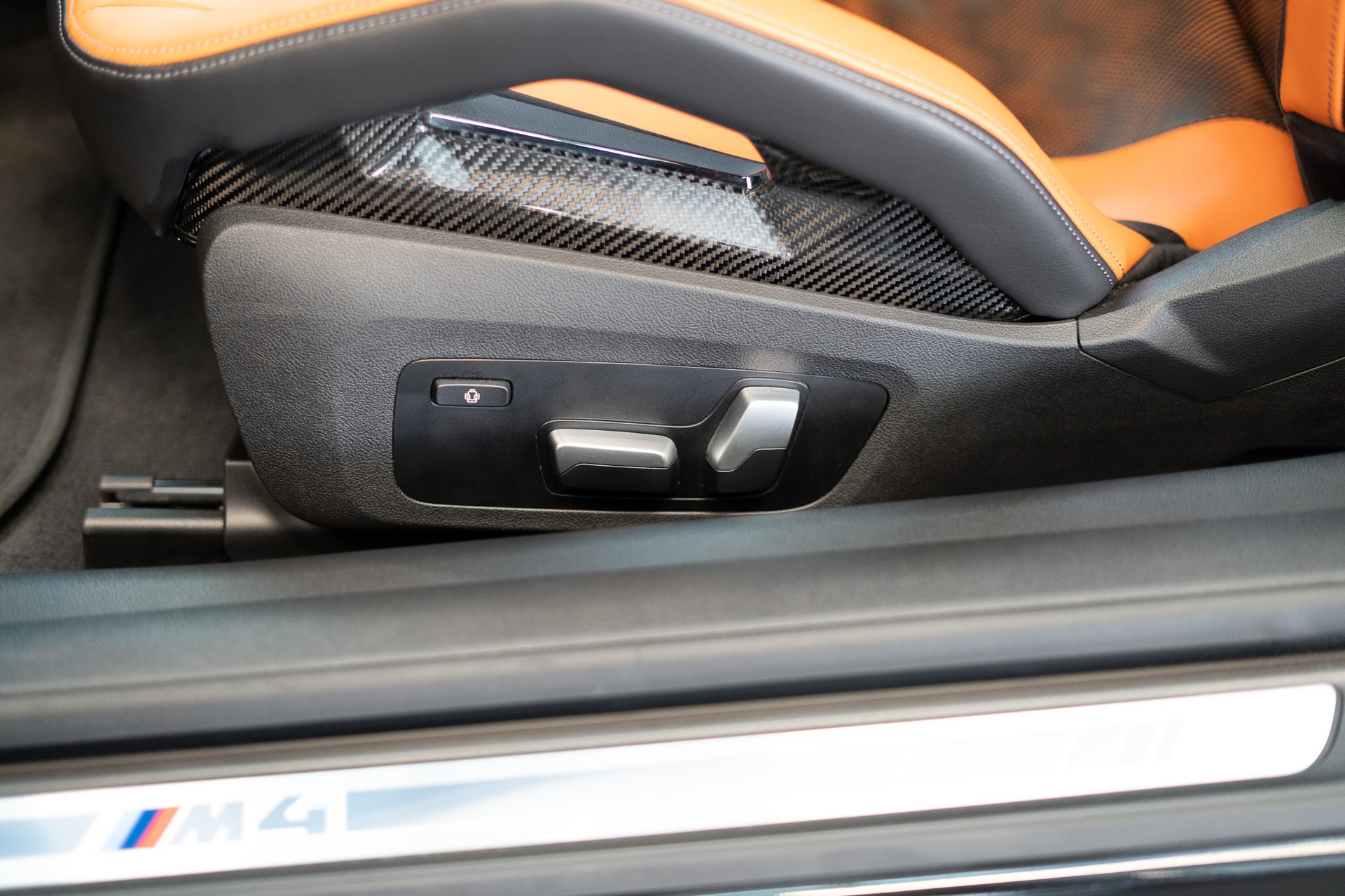 BMW M4 Competition xDrive Coupé / M Carbon Schalensitze / Keramik Bremsanlage / Head-Up Display-image-17