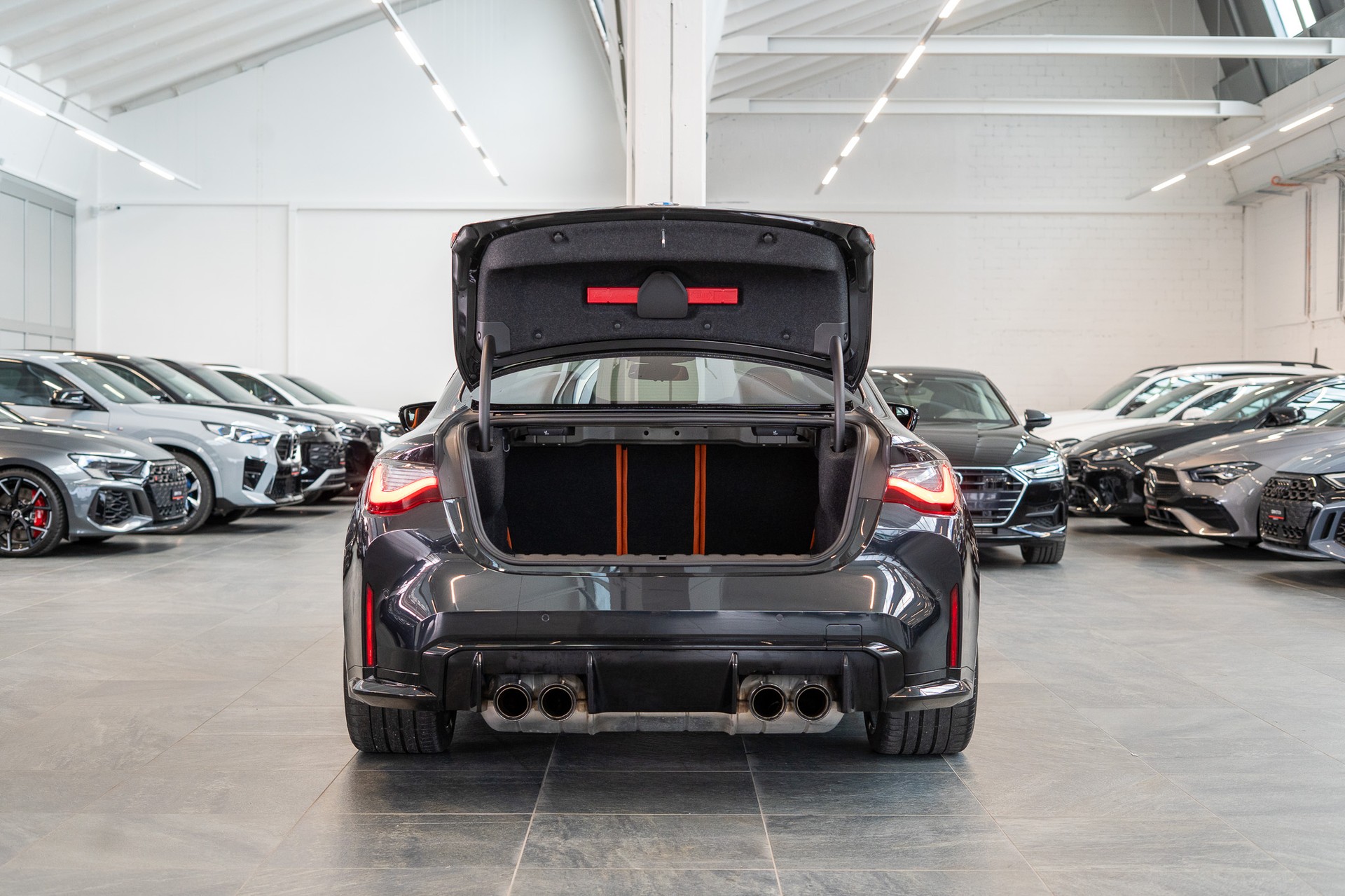 BMW M4 Competition xDrive Coupé / M Carbon Schalensitze / Keramik Bremsanlage / Head-Up Display-image-5