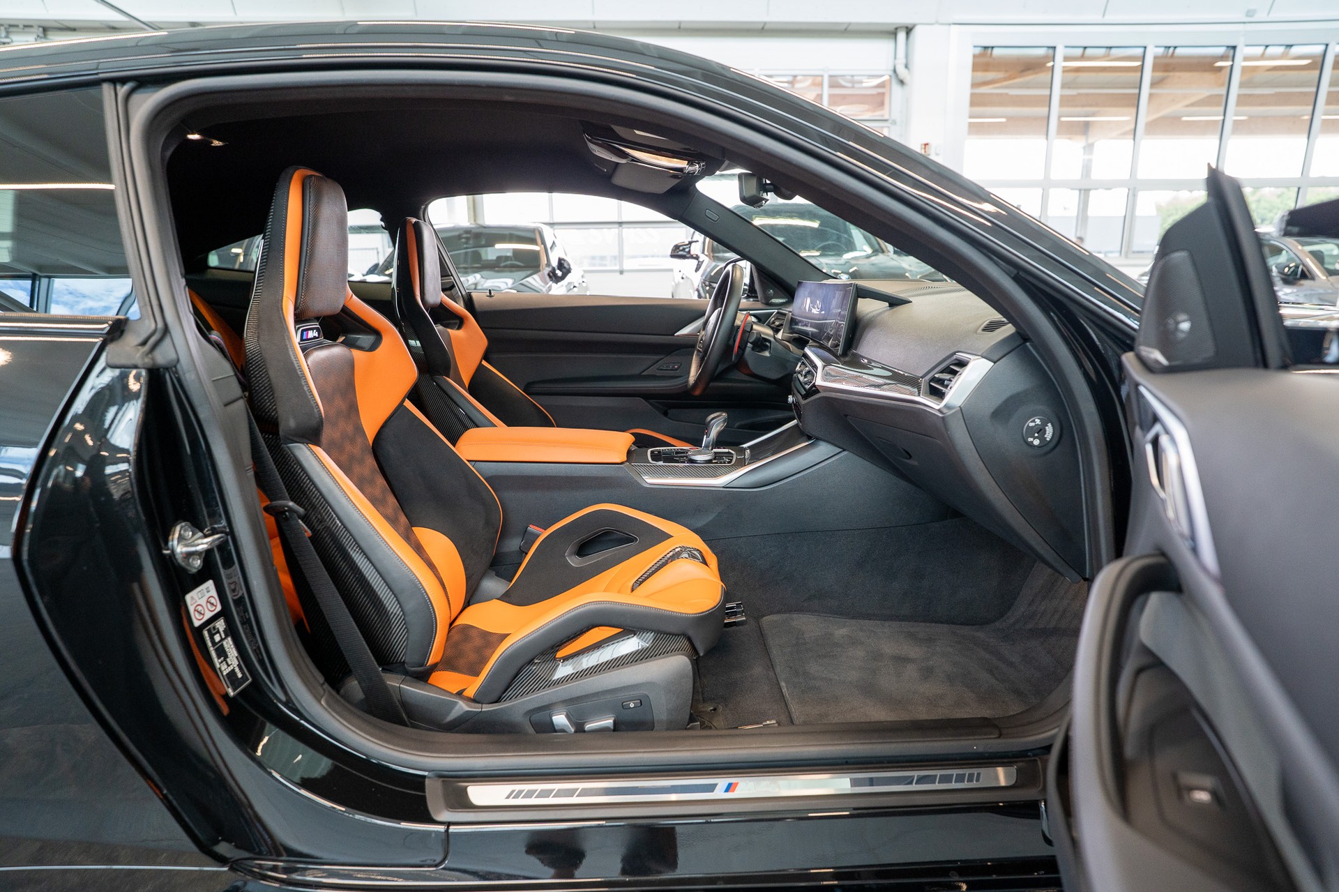 BMW M4 Competition xDrive Coupé / M Carbon Schalensitze / Keramik Bremsanlage / Head-Up Display-image-15