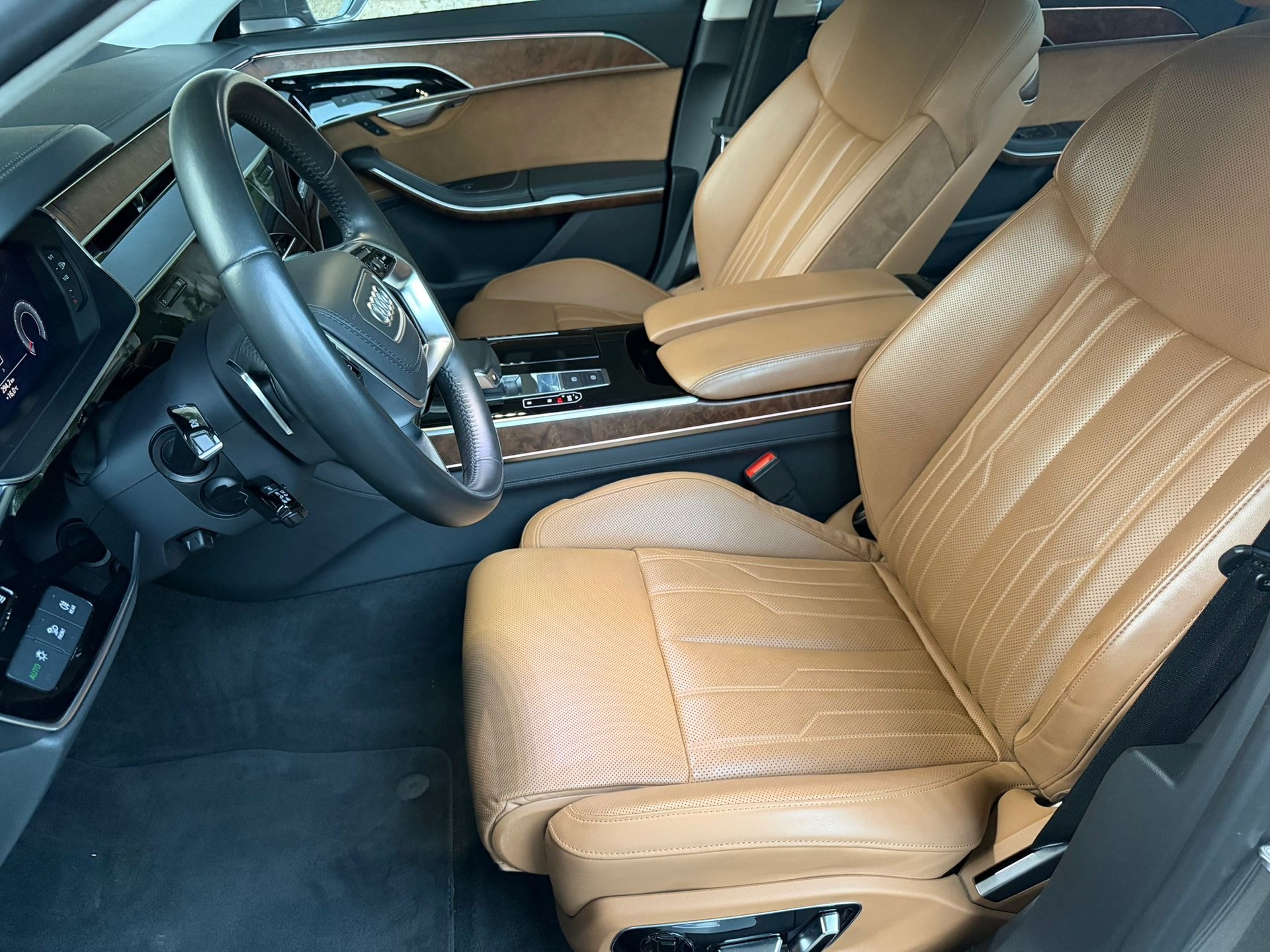 AUDI A8 55 L TFSI quattro tiptronic-image-7