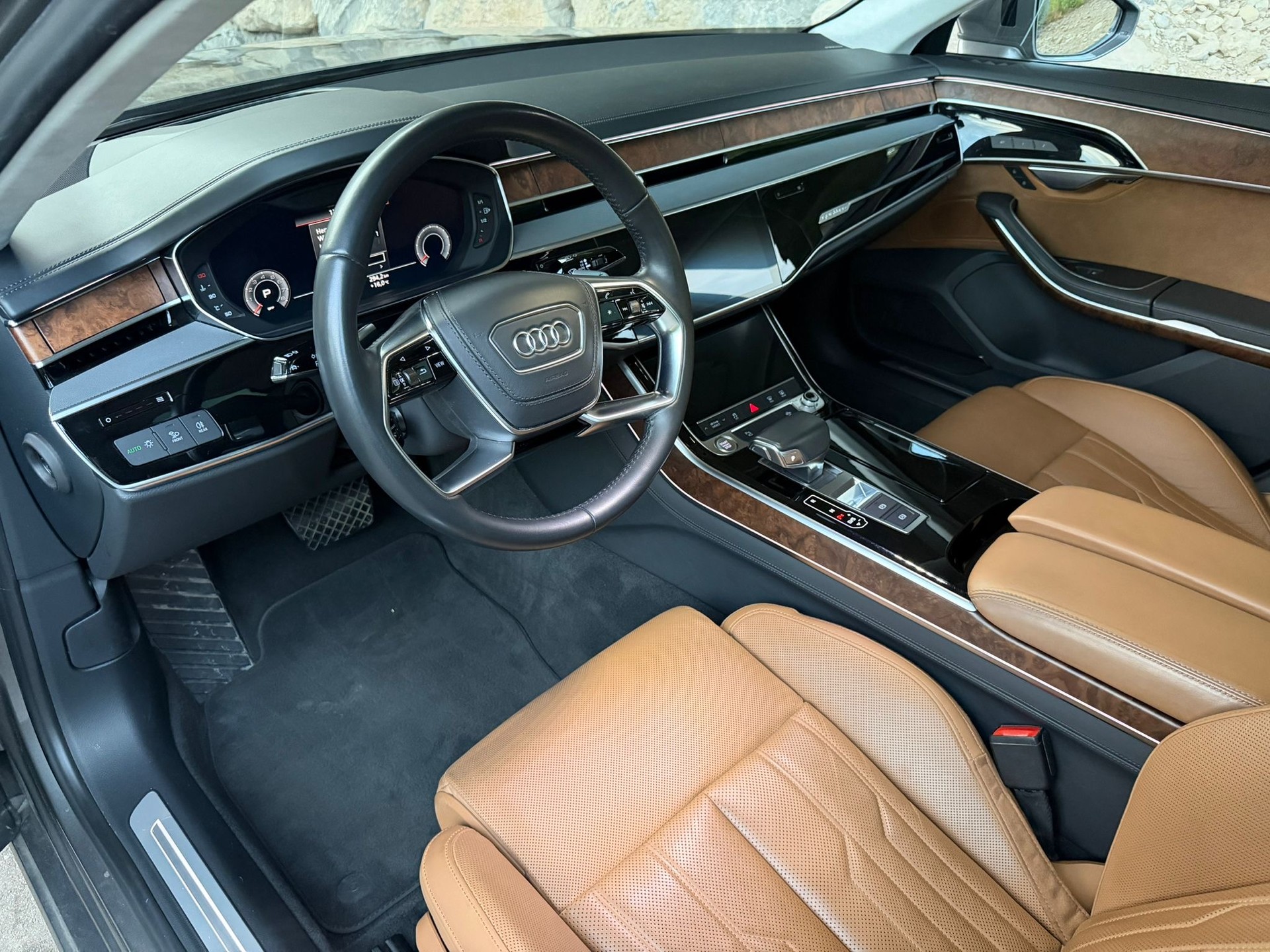AUDI A8 55 L TFSI quattro tiptronic-image-6