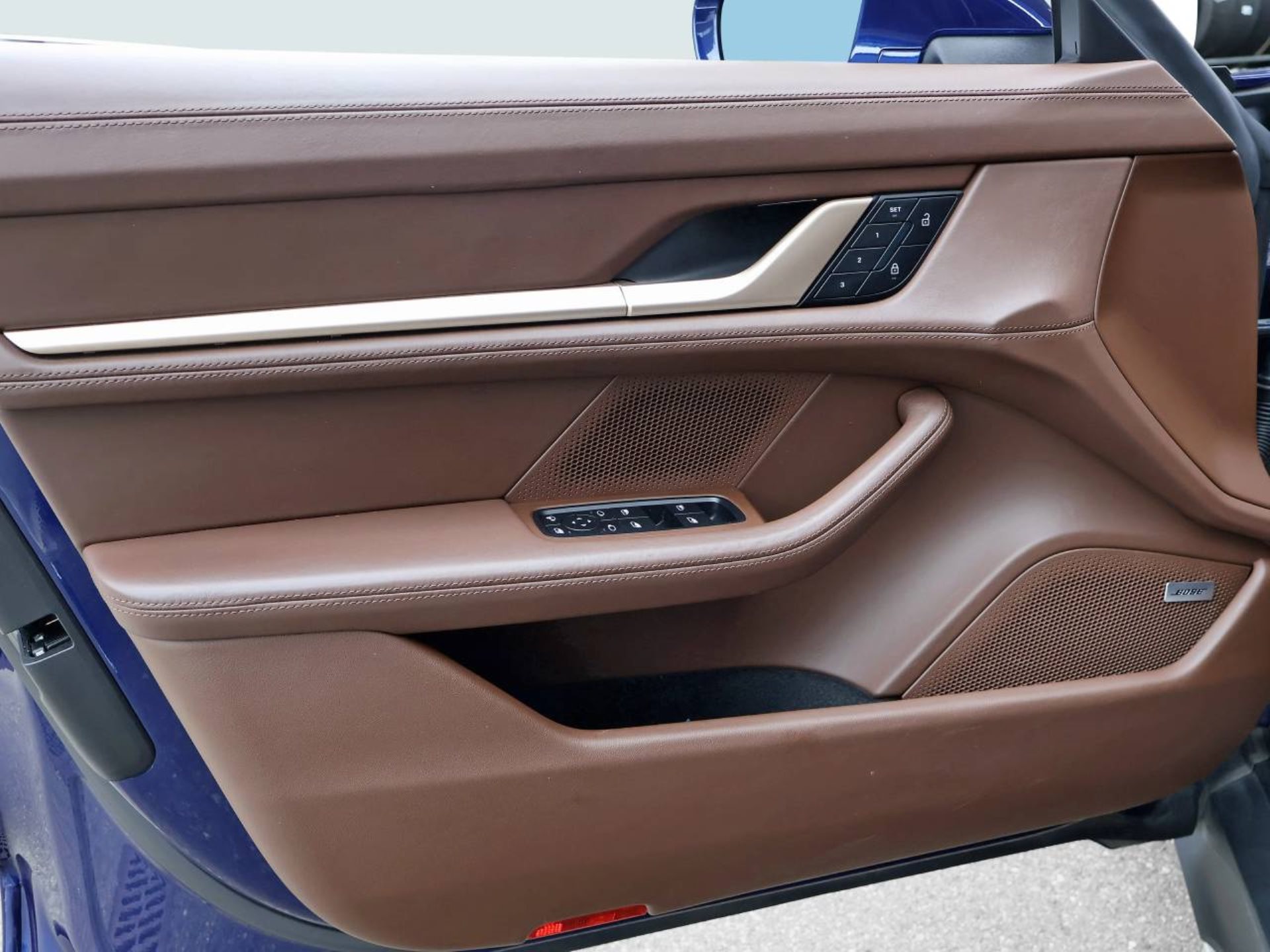 PORSCHE Taycan Turbo Cross Turismo-image-27