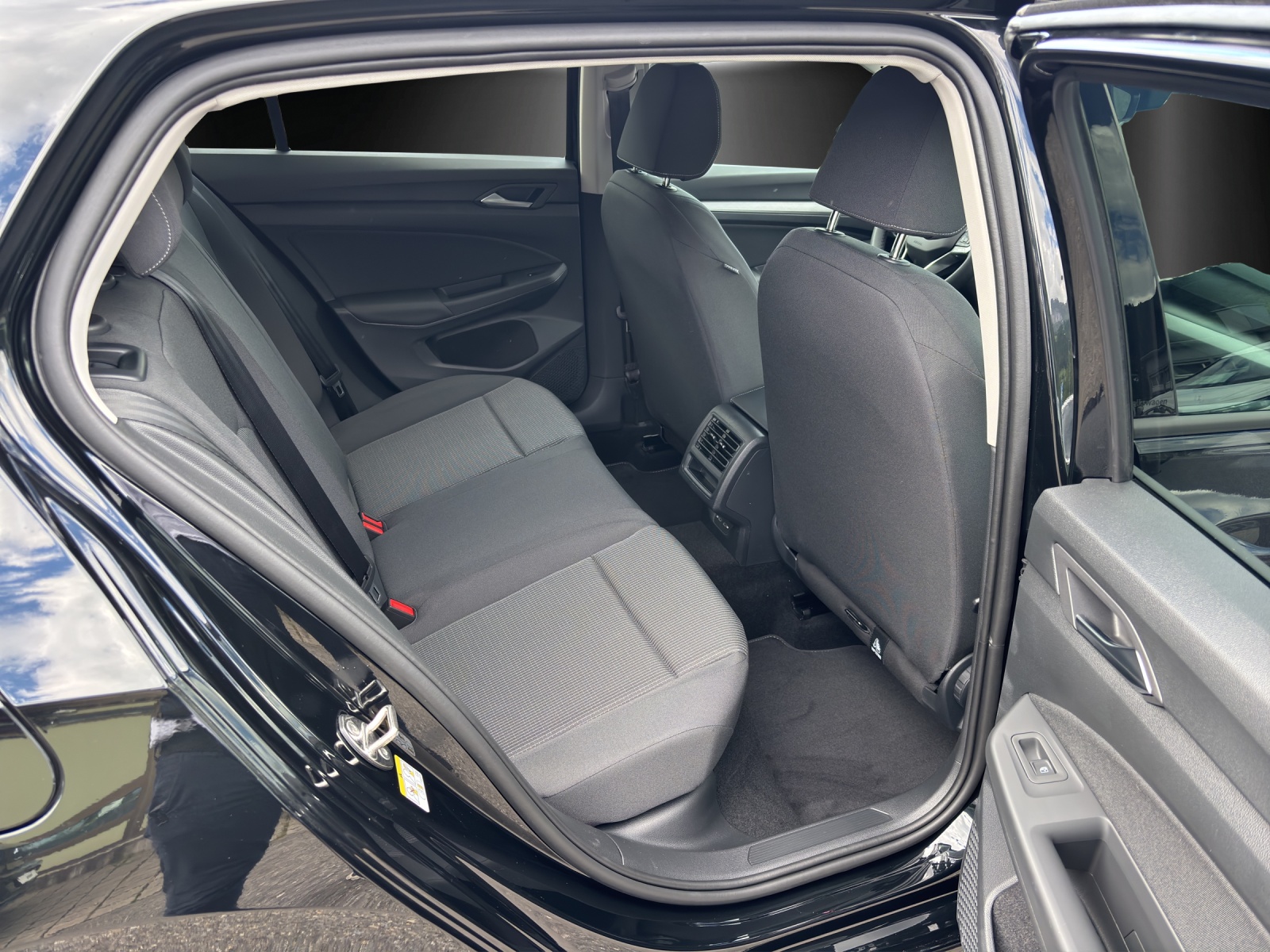 VW Golf 1.5 e TSI mHEV Value DSG-image-7