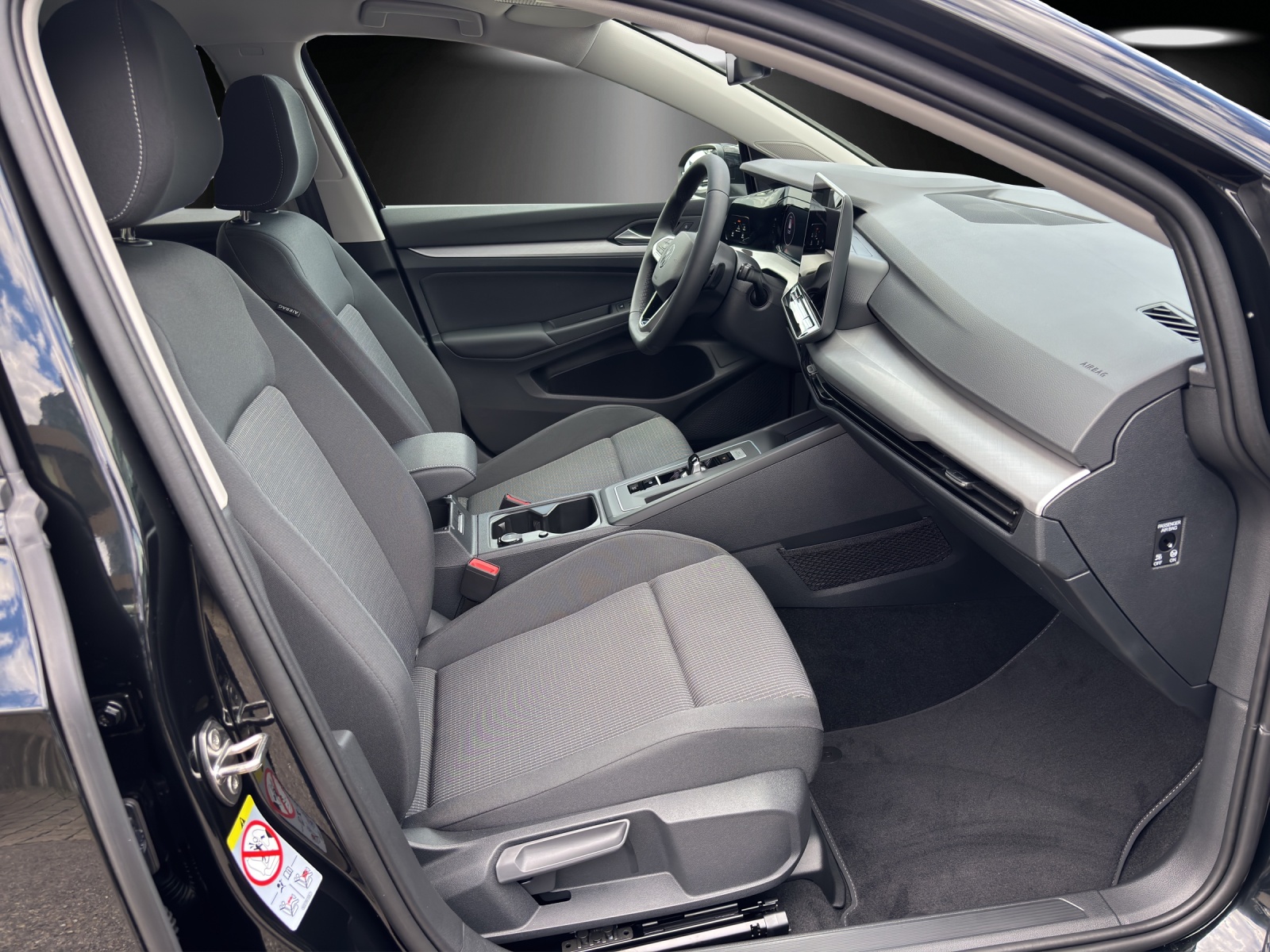 VW Golf 1.5 e TSI mHEV Value DSG-image-8