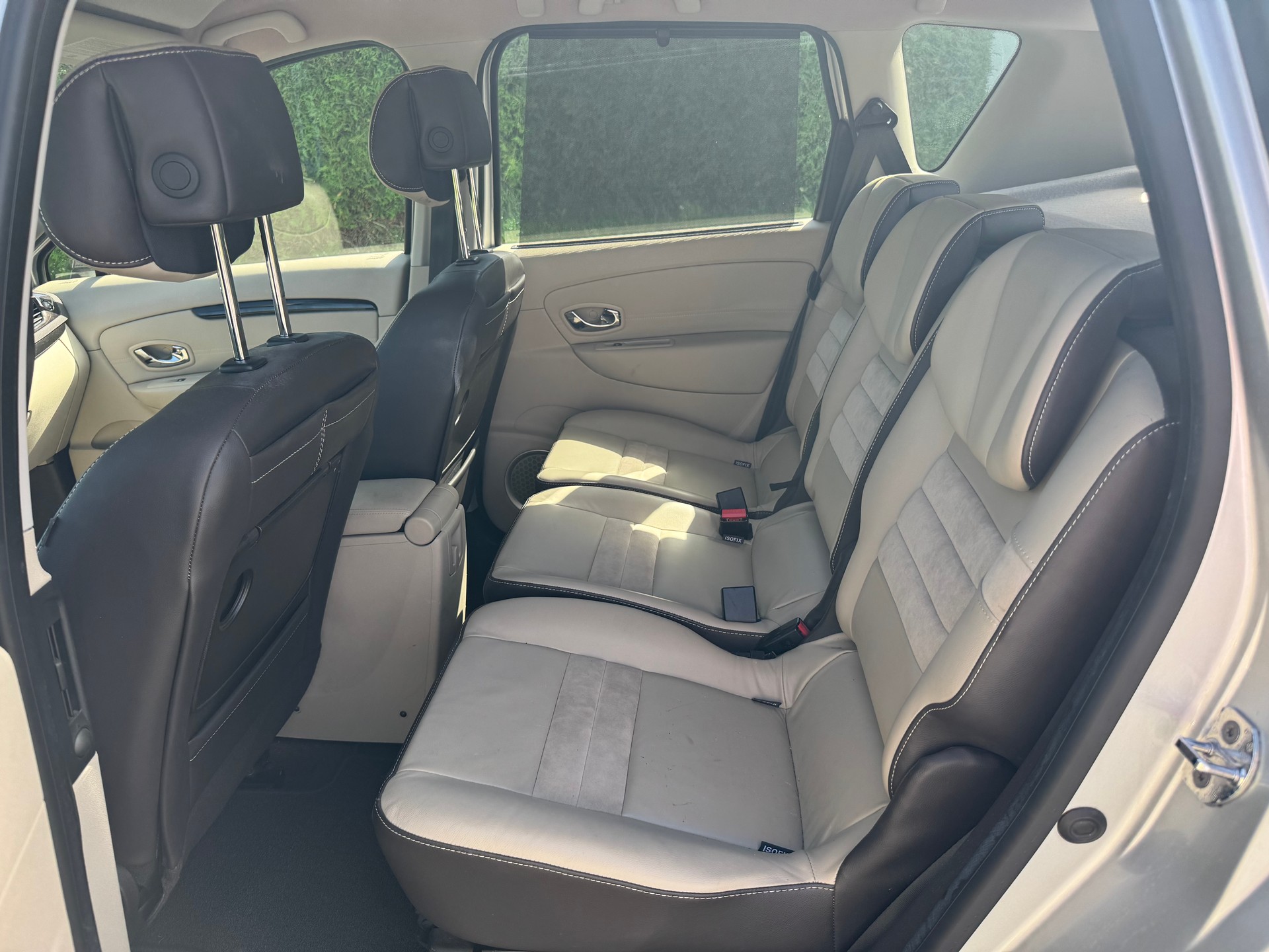 RENAULT Scénic 2.0 dCi Privilège Automatic-image-9