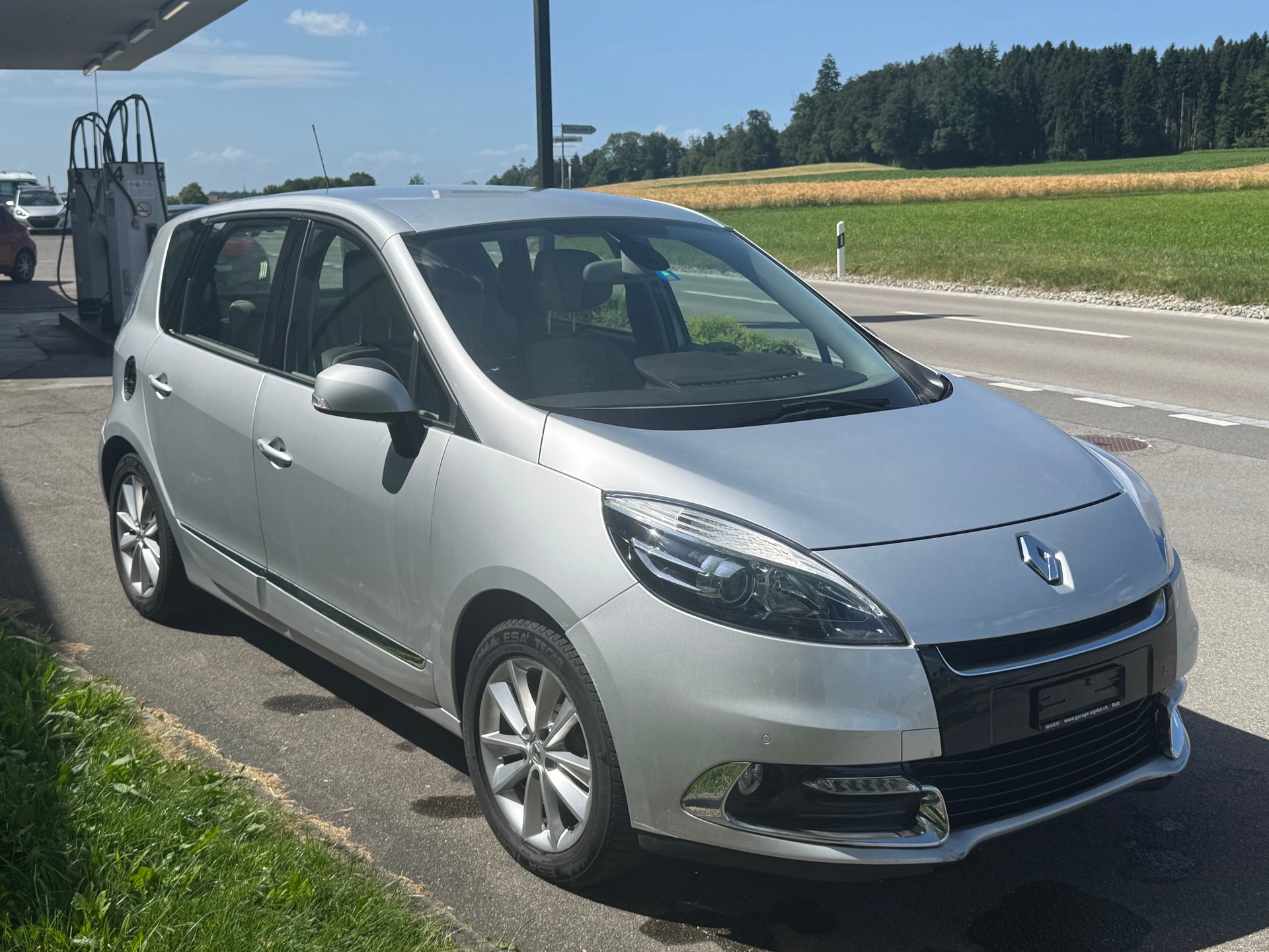 RENAULT Scénic 2.0 dCi Privilège Automatic-image-2