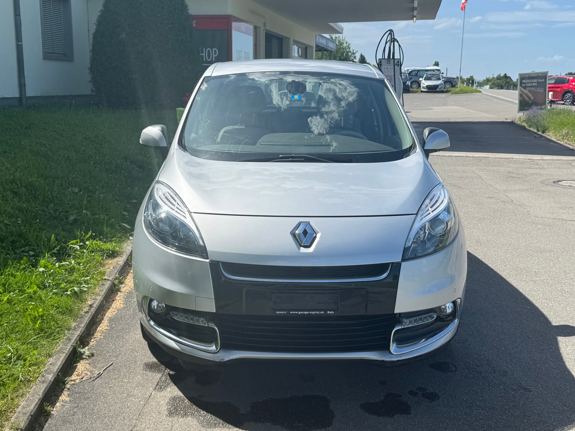 RENAULT Scénic 2.0 dCi Privilège Automatic-image-1