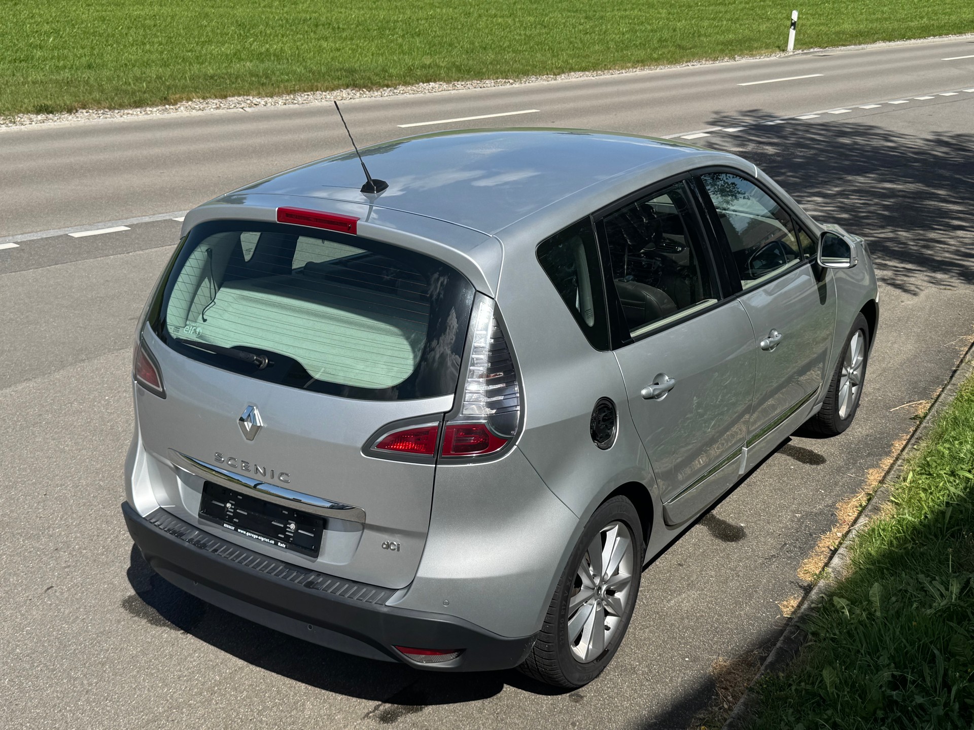 RENAULT Scénic 2.0 dCi Privilège Automatic-image-4