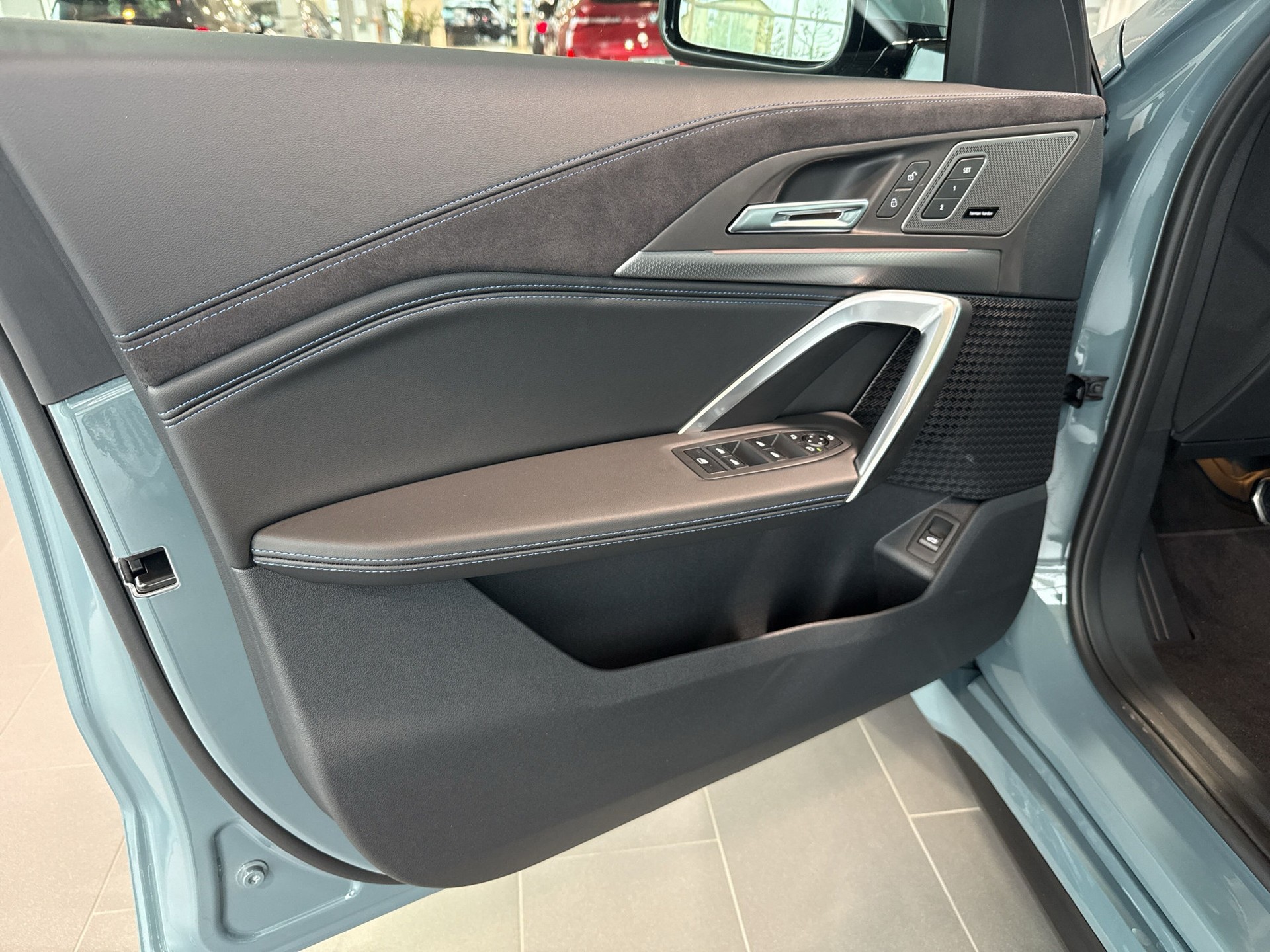 BMW X1 xDrive 23i 48V M Sport Pro-image-16