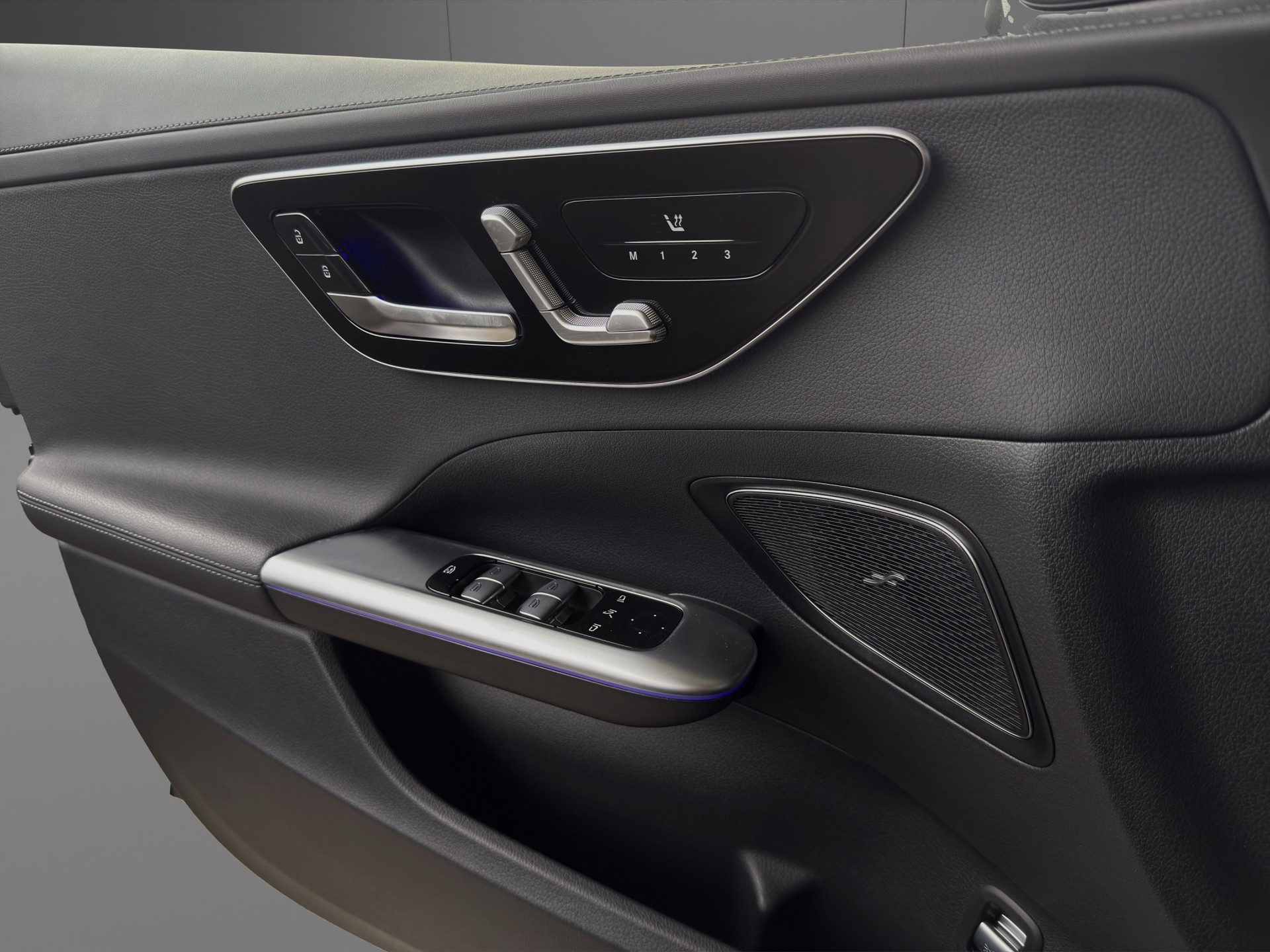 MERCEDES-BENZ C 220 d T 4Matic AMG Line-image-15