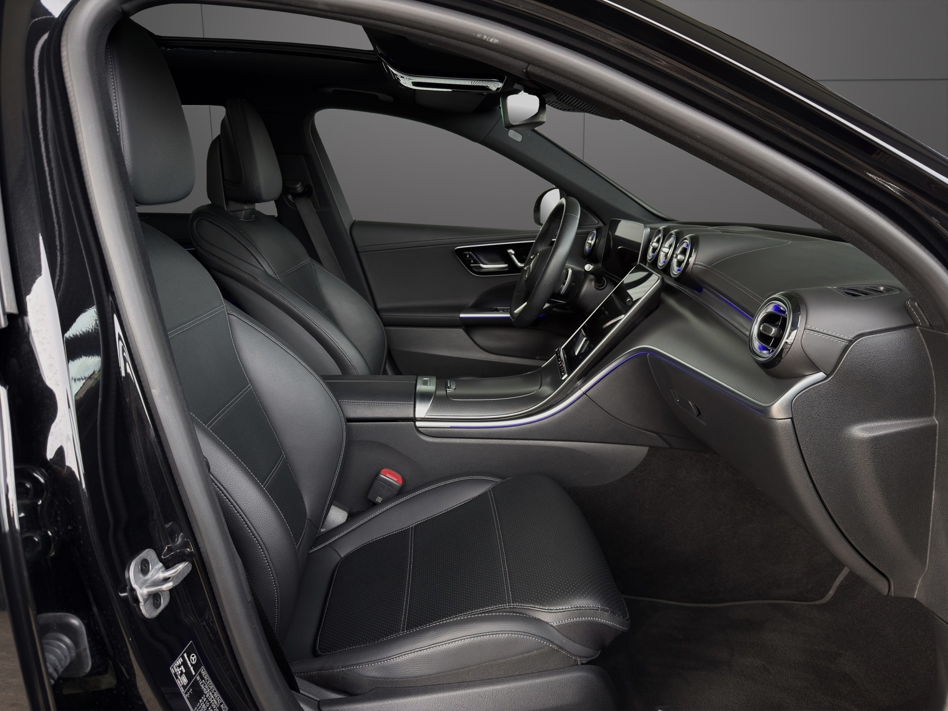 MERCEDES-BENZ C 220 d T 4Matic AMG Line-image-10