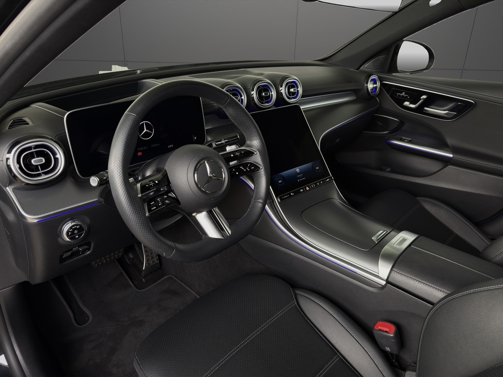 MERCEDES-BENZ C 220 d T 4Matic AMG Line-image-6