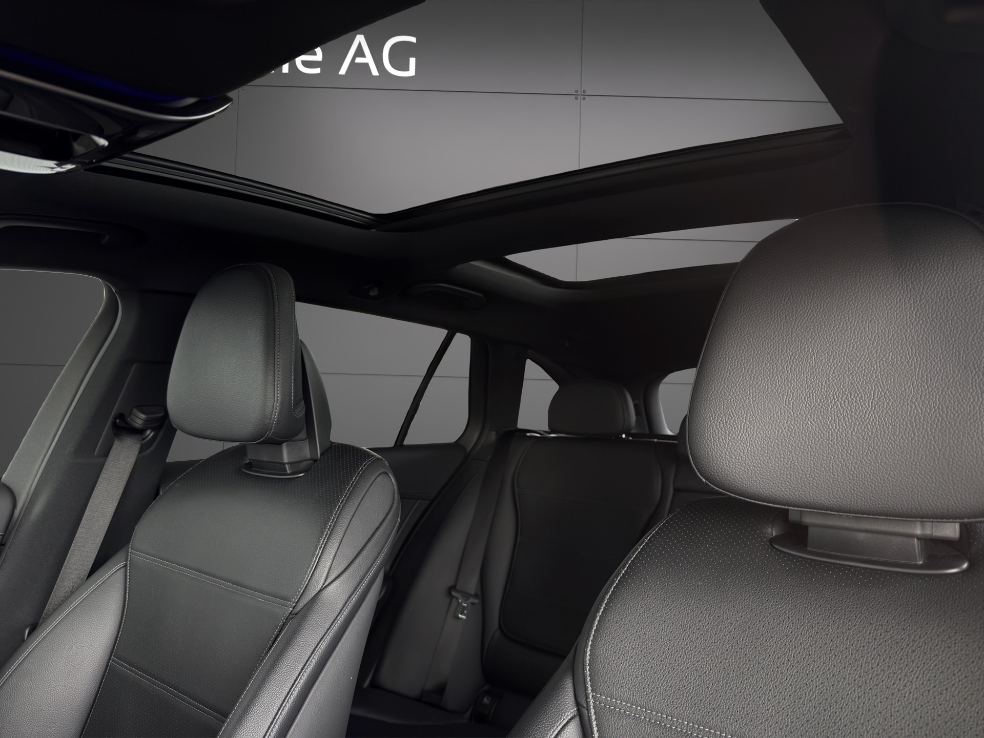 MERCEDES-BENZ C 220 d T 4Matic AMG Line-image-8