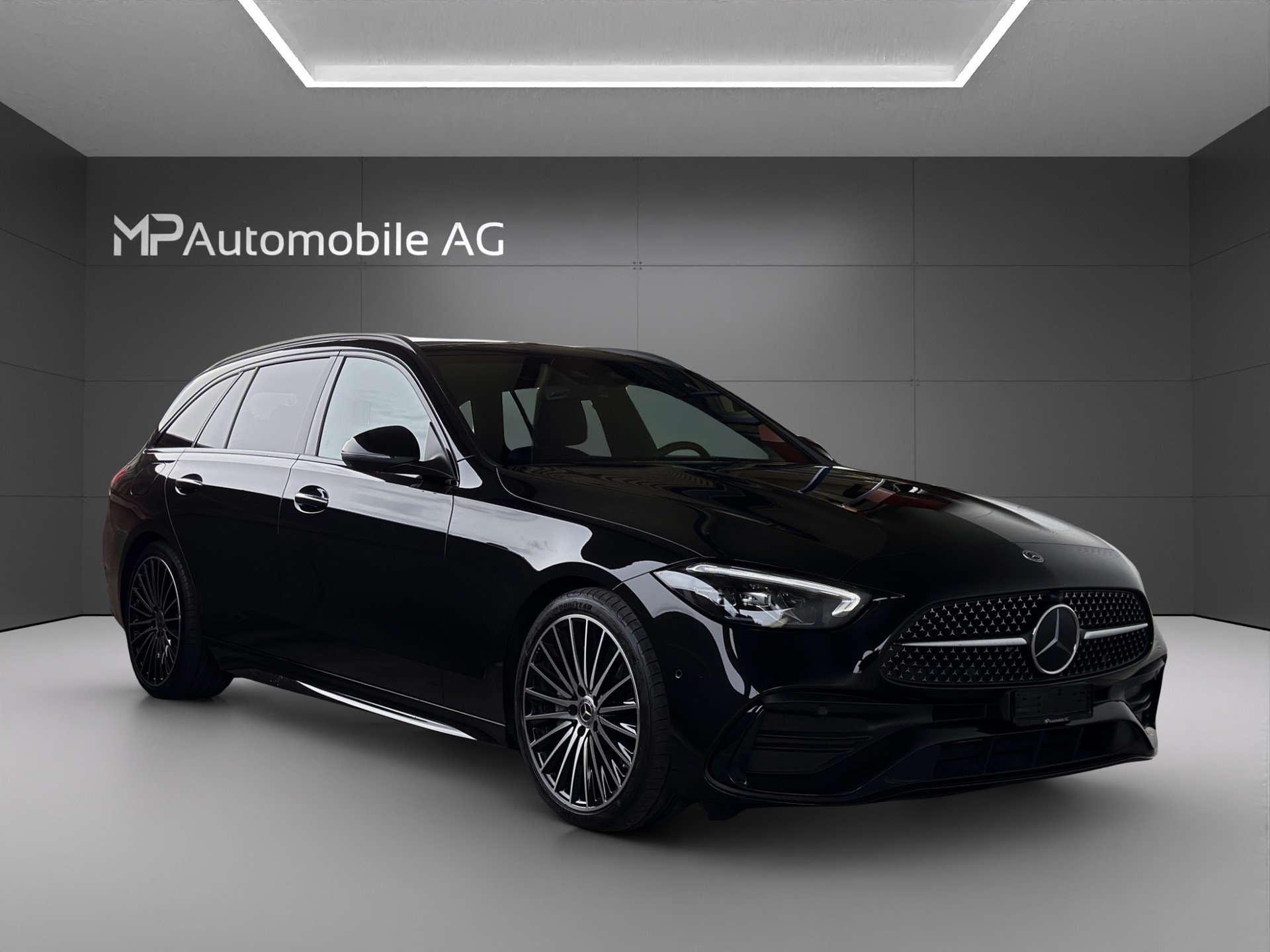 MERCEDES-BENZ C 220 d T 4Matic AMG Line-image-1