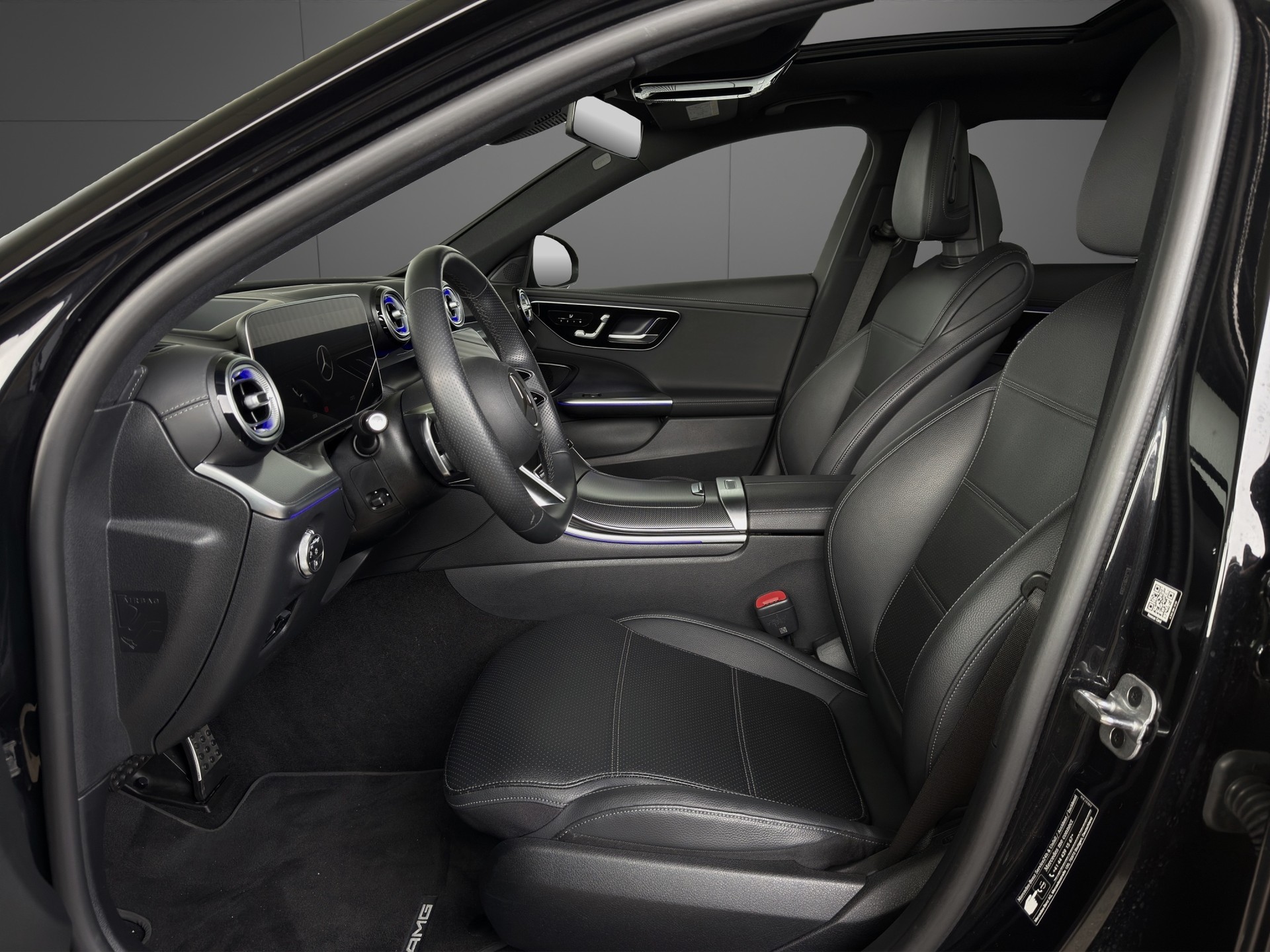 MERCEDES-BENZ C 220 d T 4Matic AMG Line-image-5