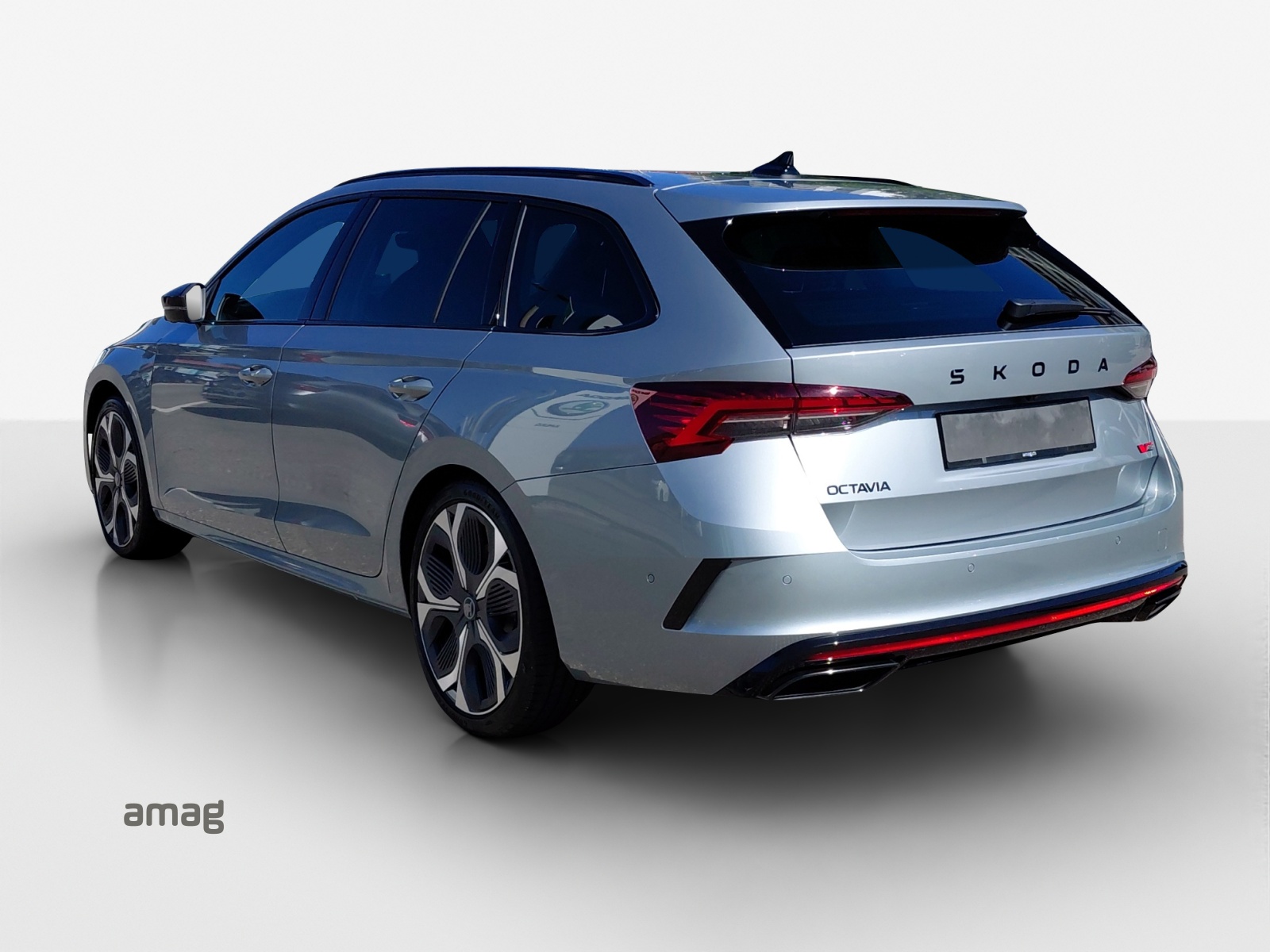 SKODA Octavia Combi 2.0 TSI DSG RS 30 Years Edition-image-2