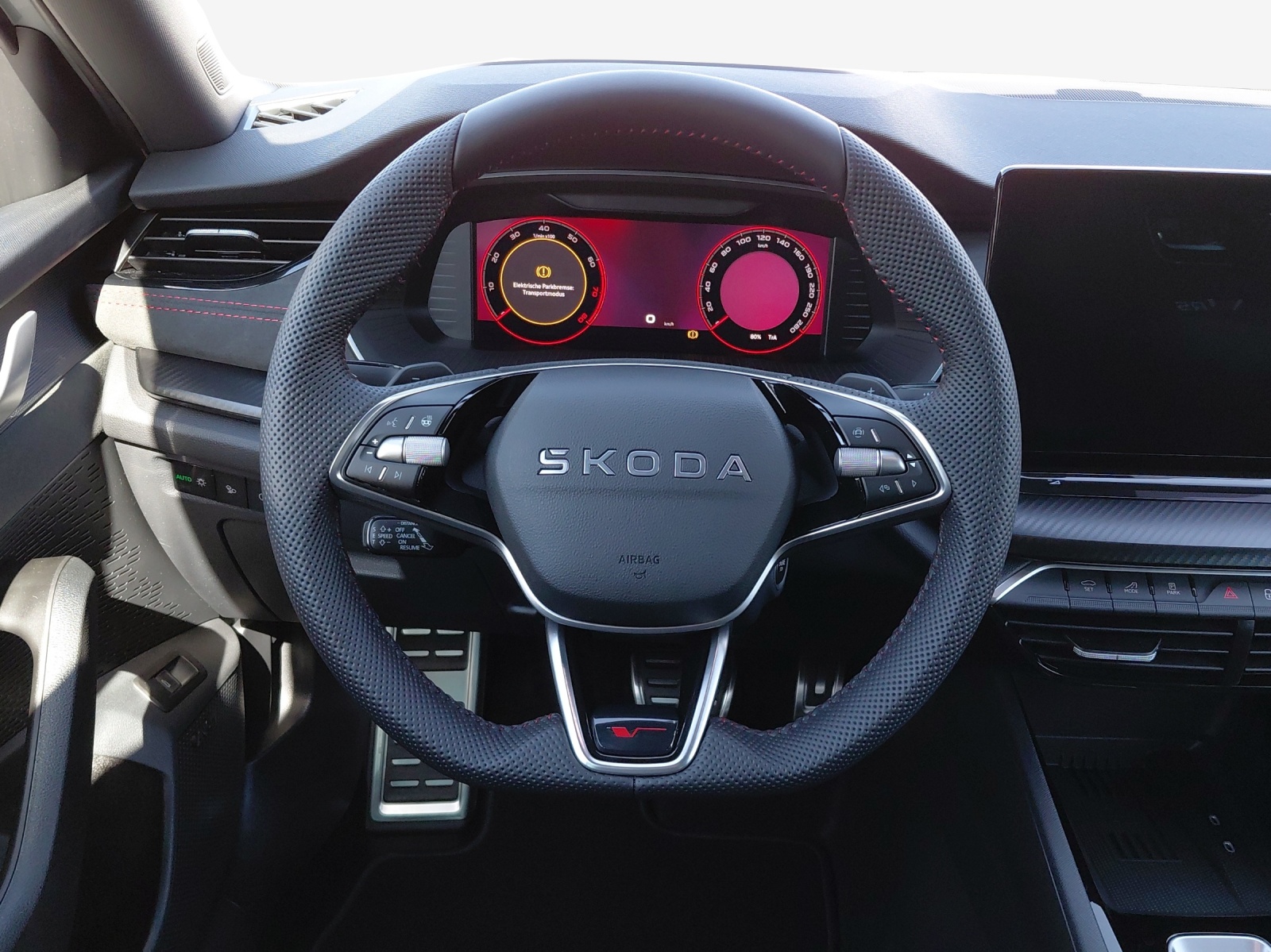 SKODA Octavia Combi 2.0 TSI DSG RS 30 Years Edition-image-9