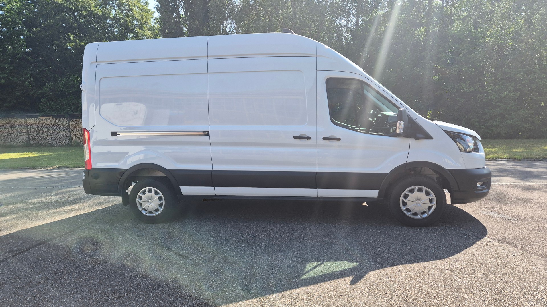 FORD E-Transit Van 350 L3 Trend RWD 68kWh-image-2