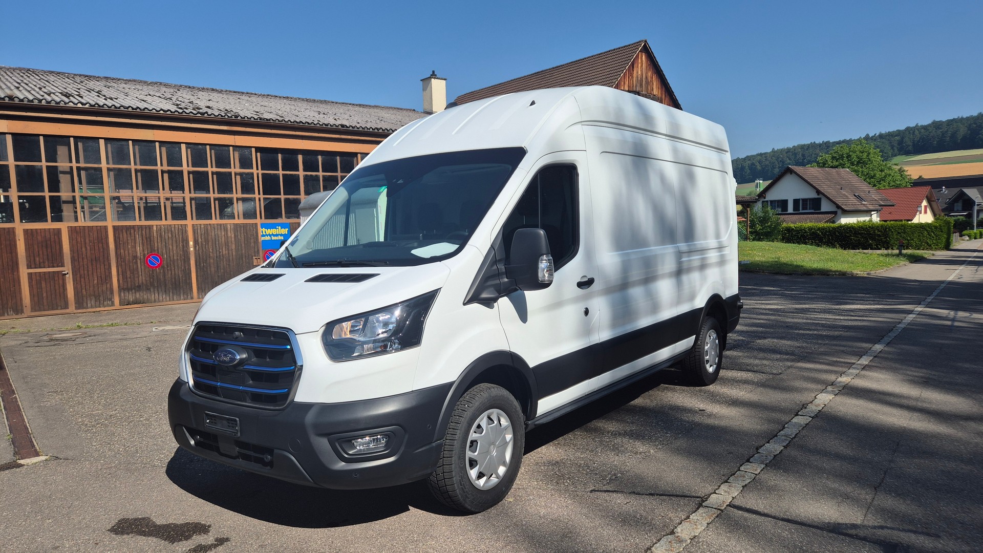 FORD E-Transit Van 350 L3 Trend RWD 68kWh-image-0