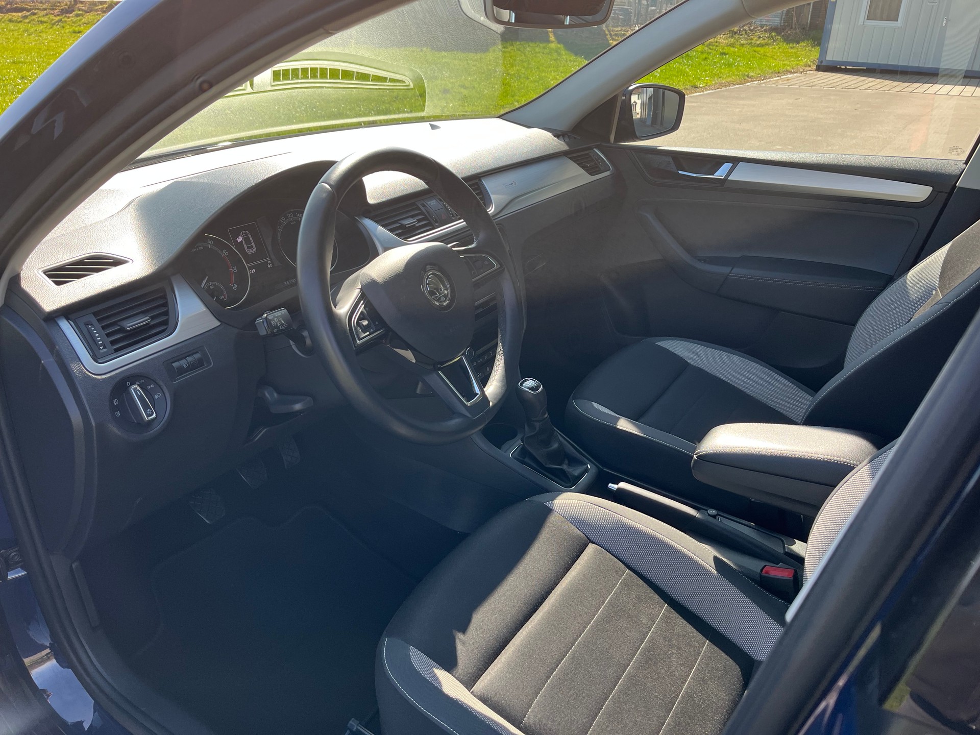 SKODA Rapid Spaceback 1.0 TSI Ambition-image-3