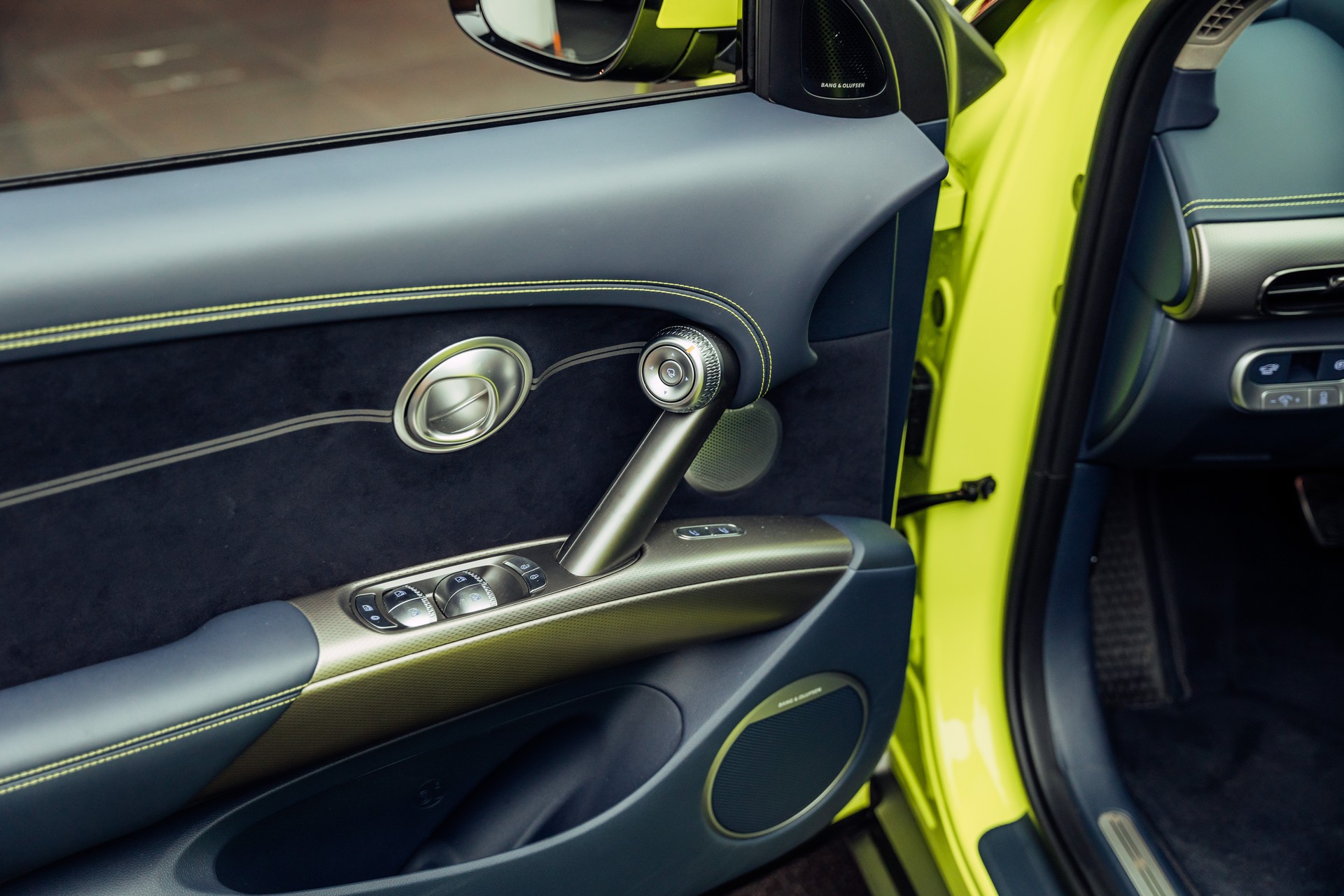GENESIS GV60 77.4 kWh Sport Plus AWD-image-11