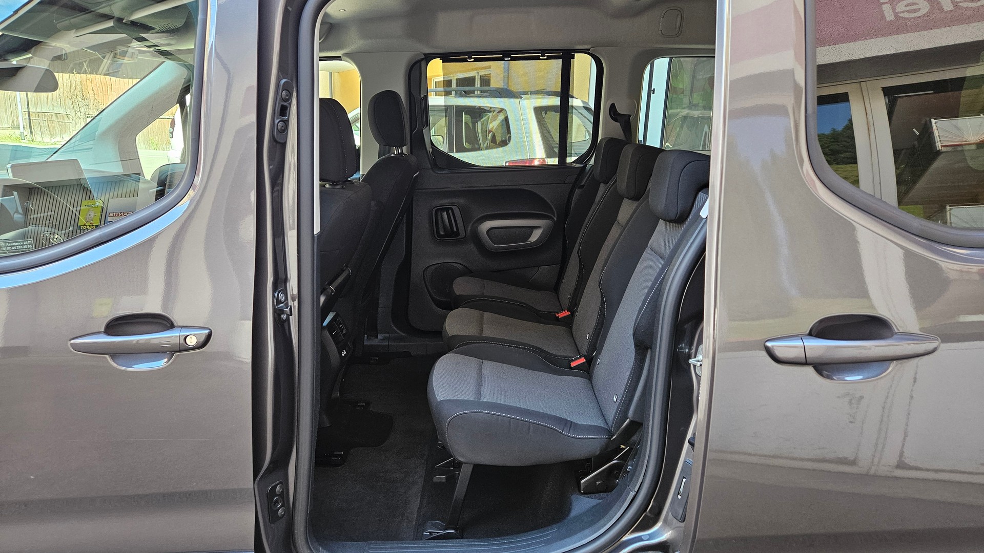 TOYOTA Proace City Verso 1.5 Trend Long Automatik-image-11