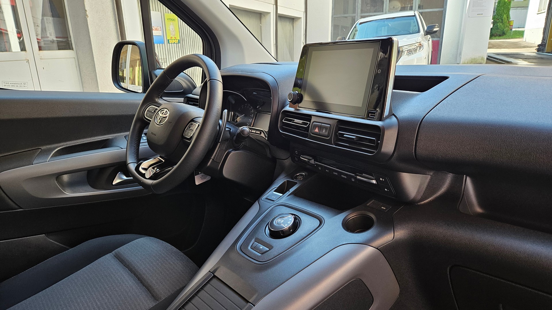 TOYOTA Proace City Verso 1.5 Trend Long Automatik-image-15