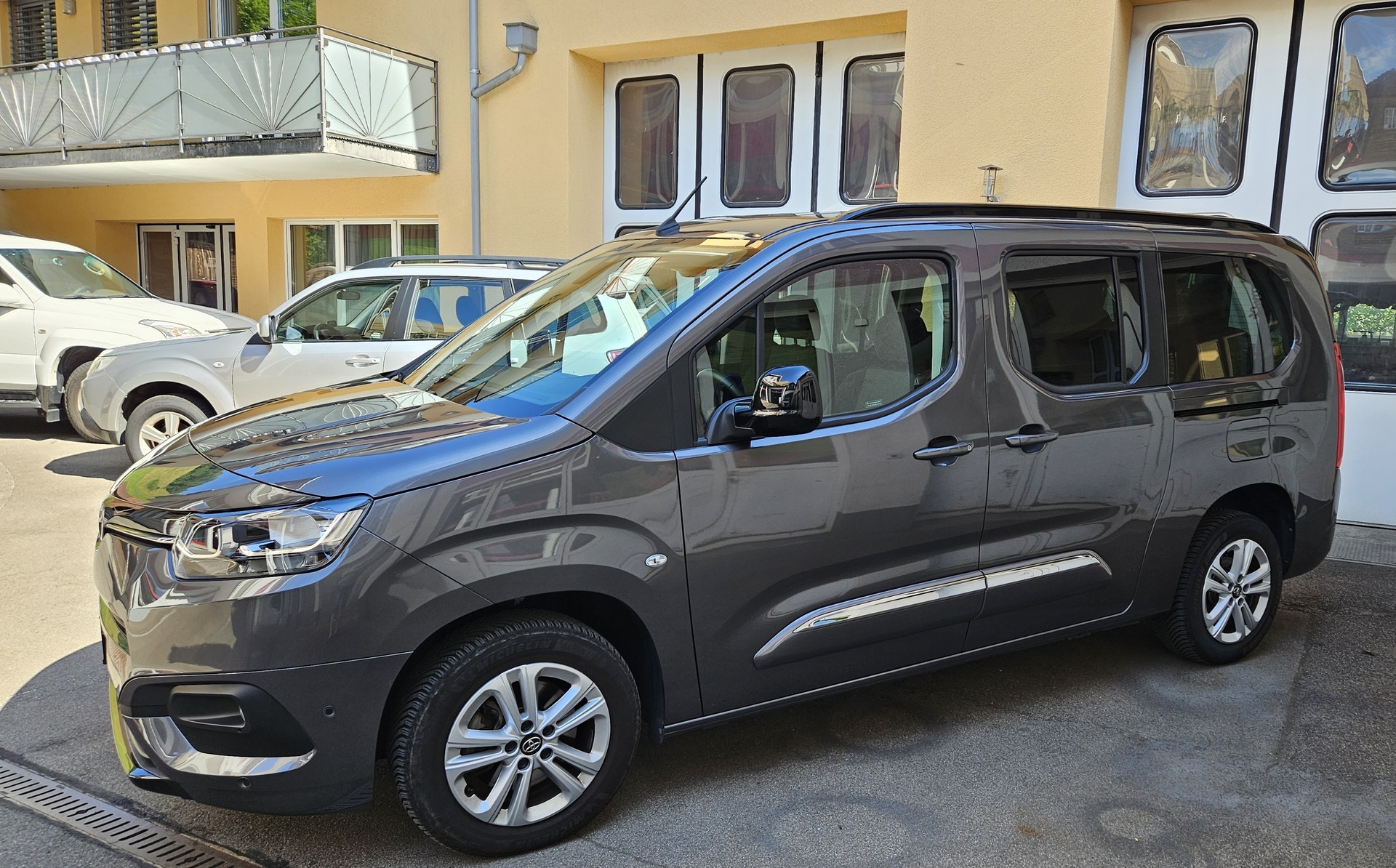 TOYOTA Proace City Verso 1.5 Trend Long Automatik-image-17