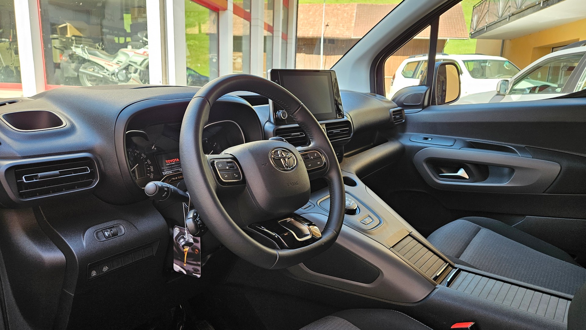 TOYOTA Proace City Verso 1.5 Trend Long Automatik-image-10
