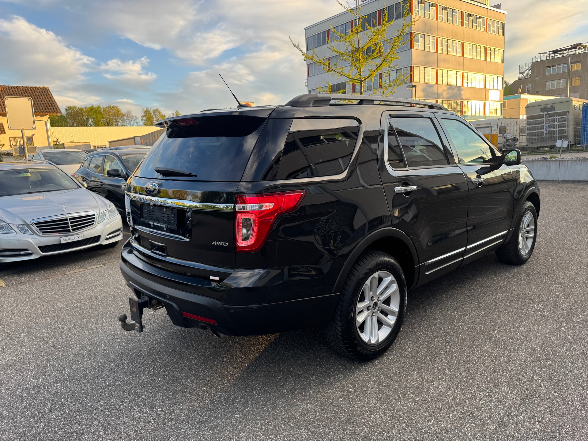 FORD EXPLORER-image-4