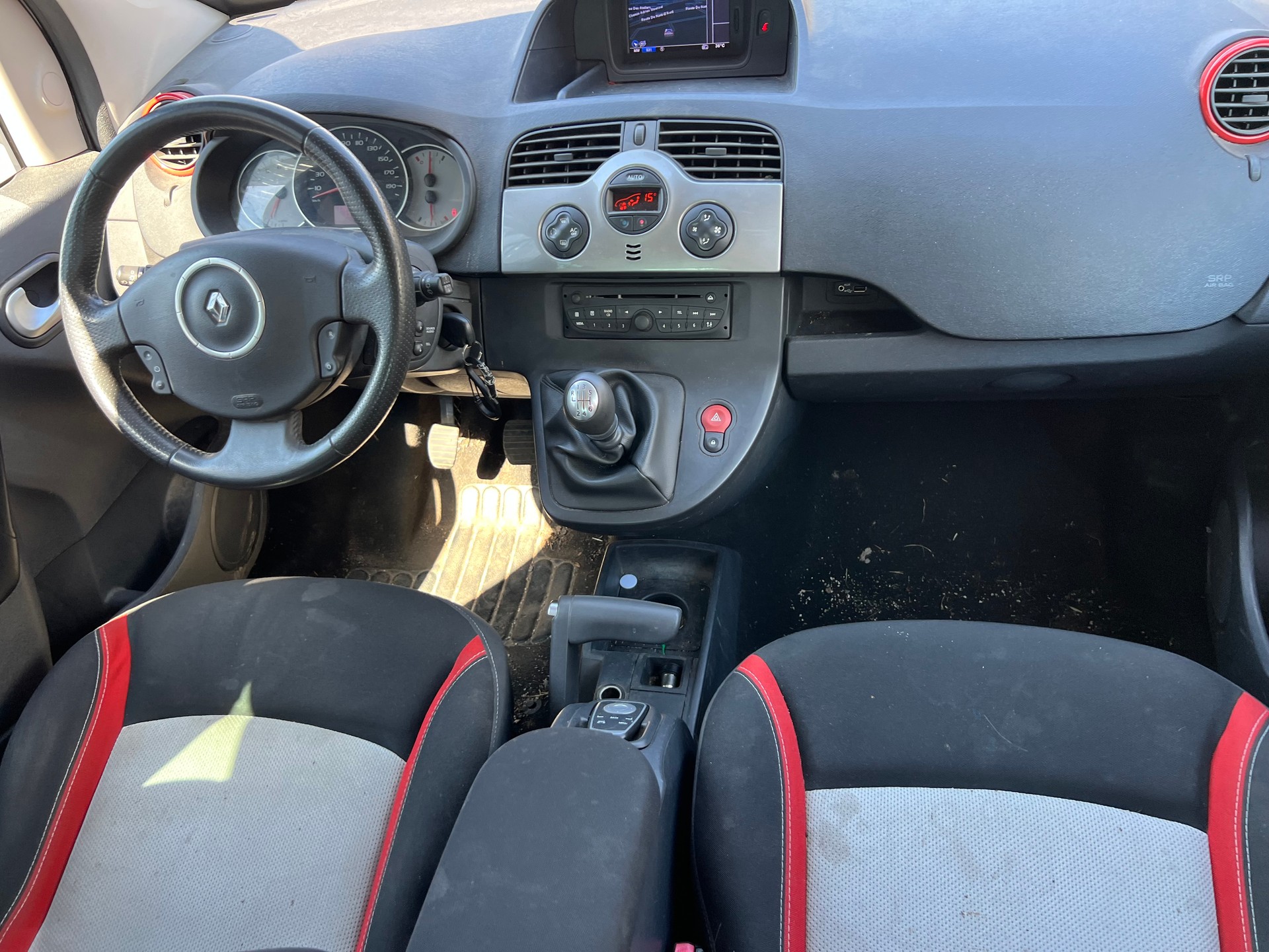 RENAULT Kangoo 1.5 dCi Dynamique-image-10