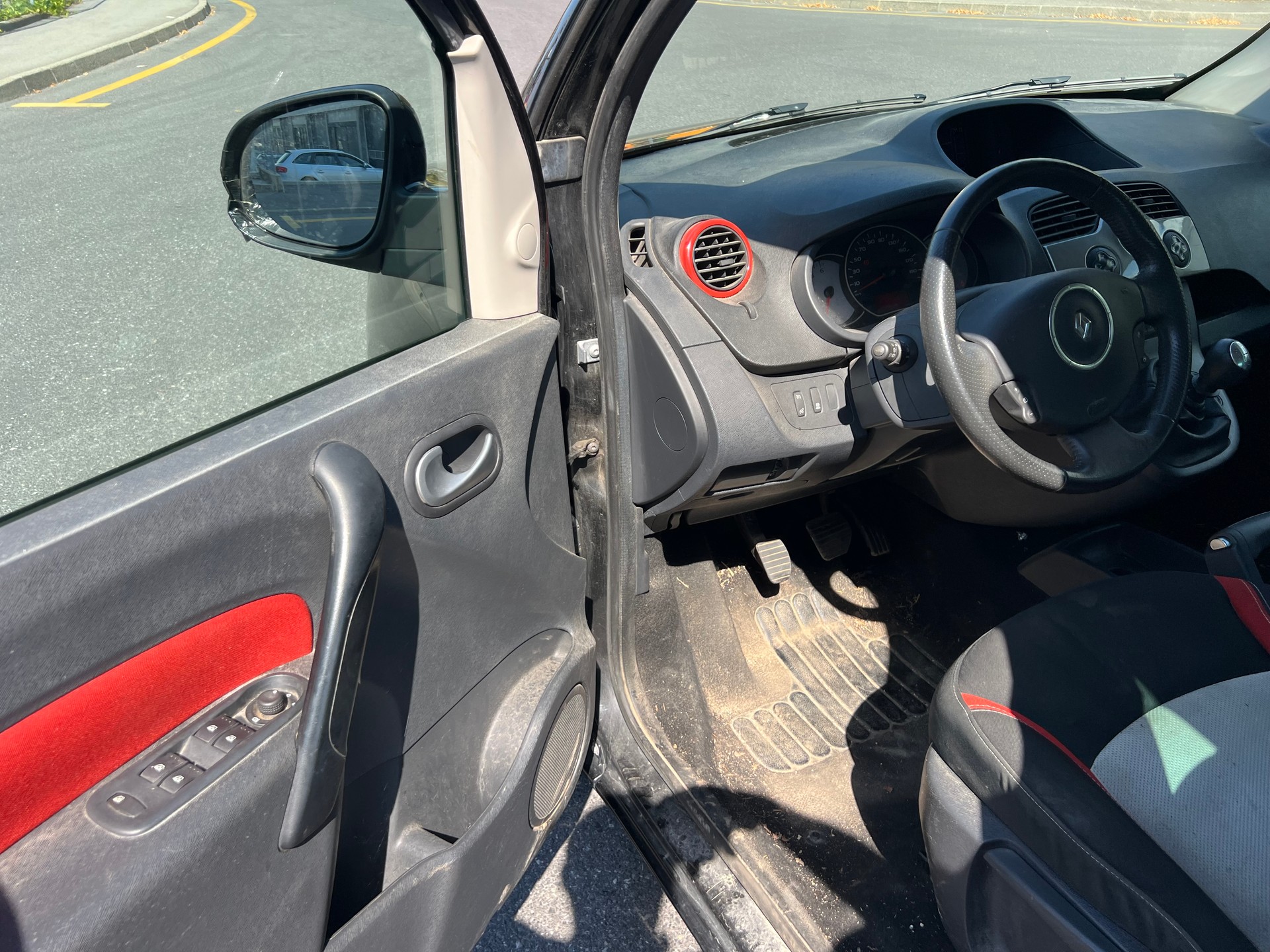 RENAULT Kangoo 1.5 dCi Dynamique-image-8