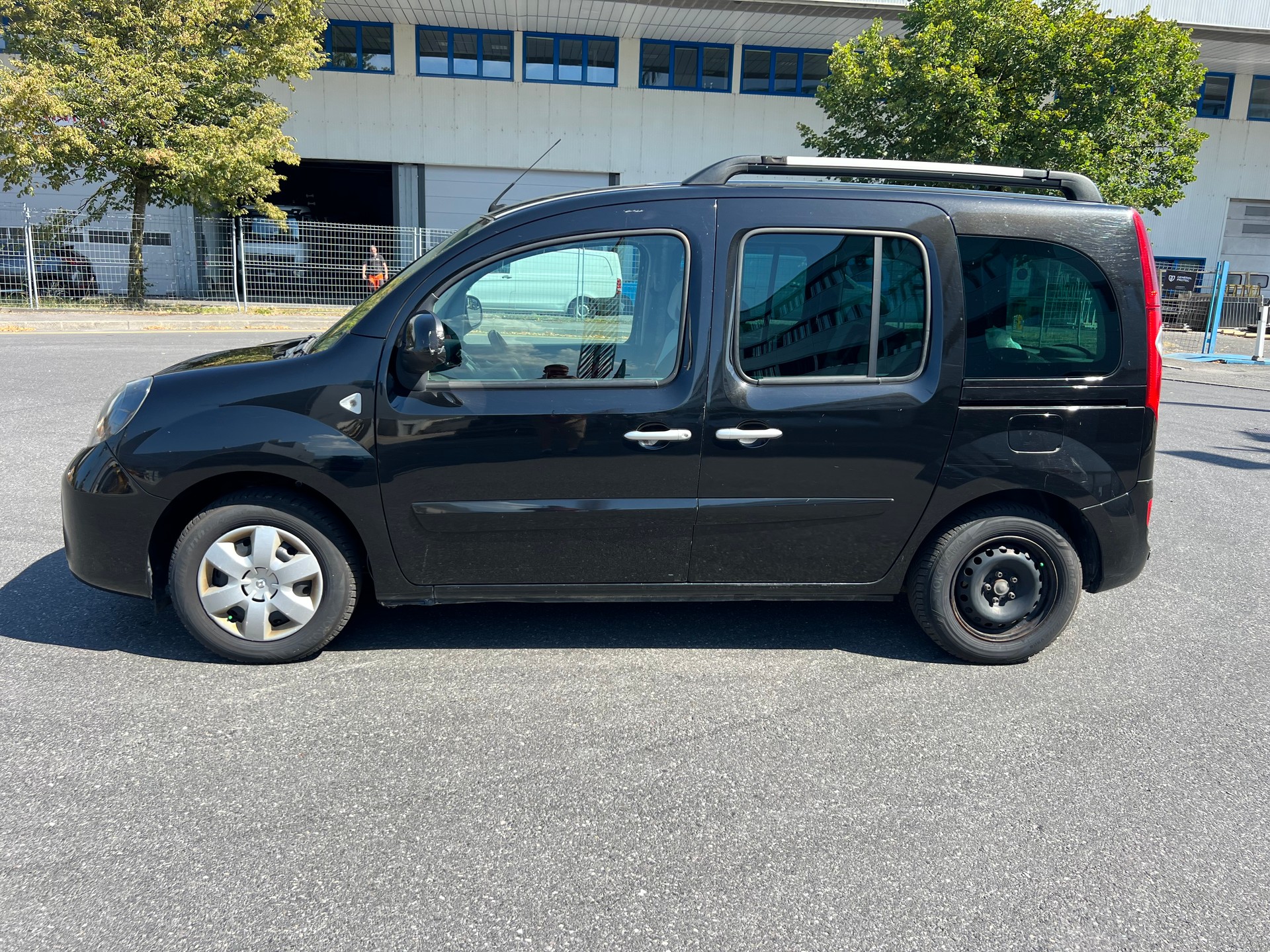 RENAULT Kangoo 1.5 dCi Dynamique-image-2