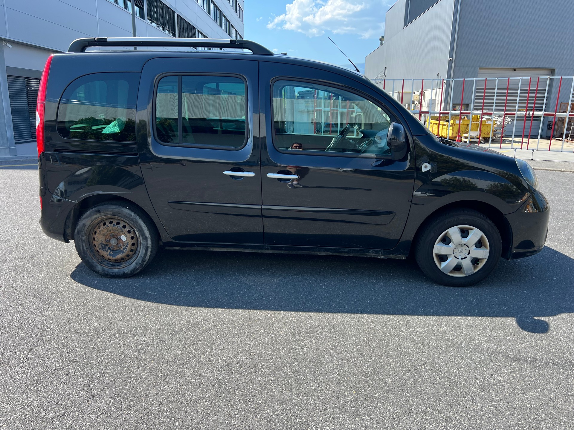 RENAULT Kangoo 1.5 dCi Dynamique-image-6